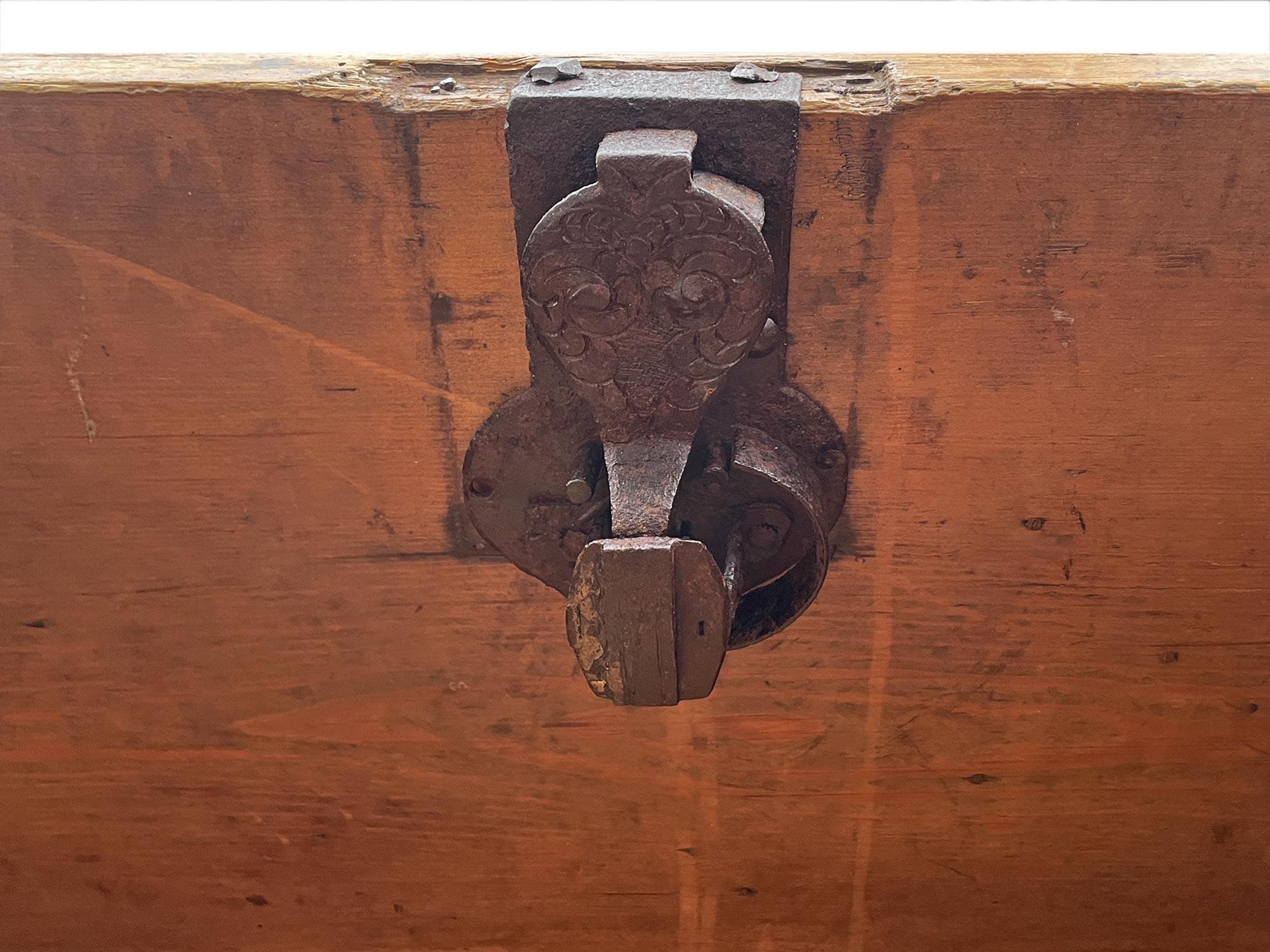 18th Century Painted Alpine Chest 10