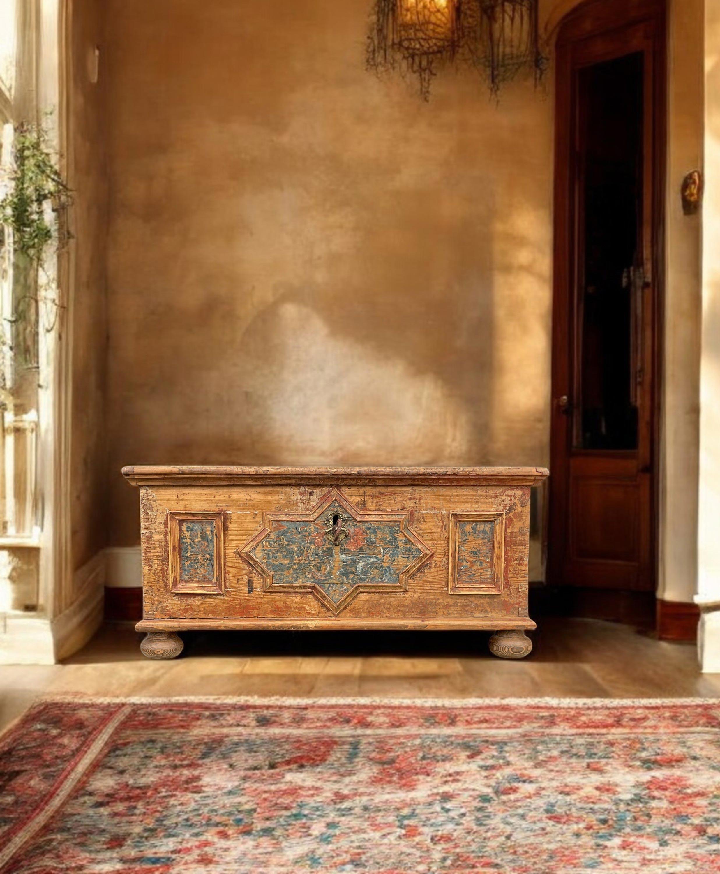 18th Century Painted Alpine Chest In Good Condition In Vo', Veneto