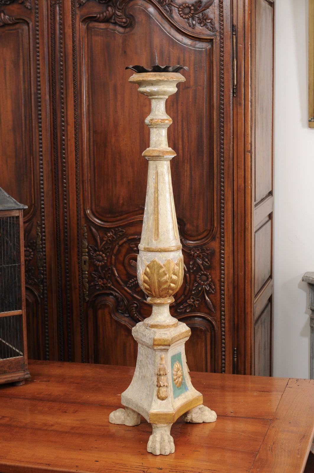 18th Century Painted and Gilt Candlestick from Tuscany with Acanthus Leaves In Good Condition For Sale In Atlanta, GA