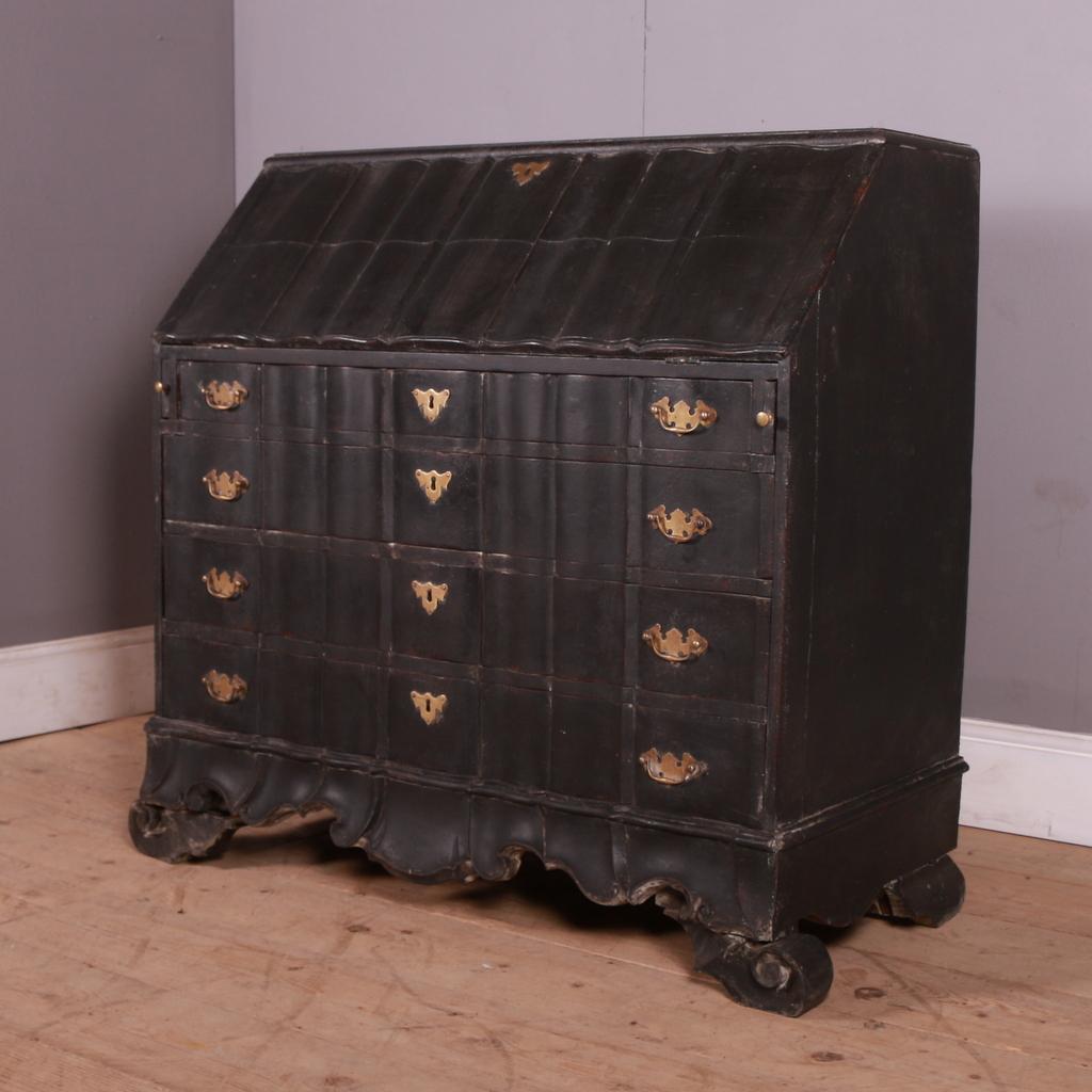 Stunning 18th C painted bureau with unusual serpentine fronted drawers and fall front. 1780.

Dimensions
42 inches (107 cms) wide
22 inches (56 cms) deep
42 inches (107 cms) high.

      