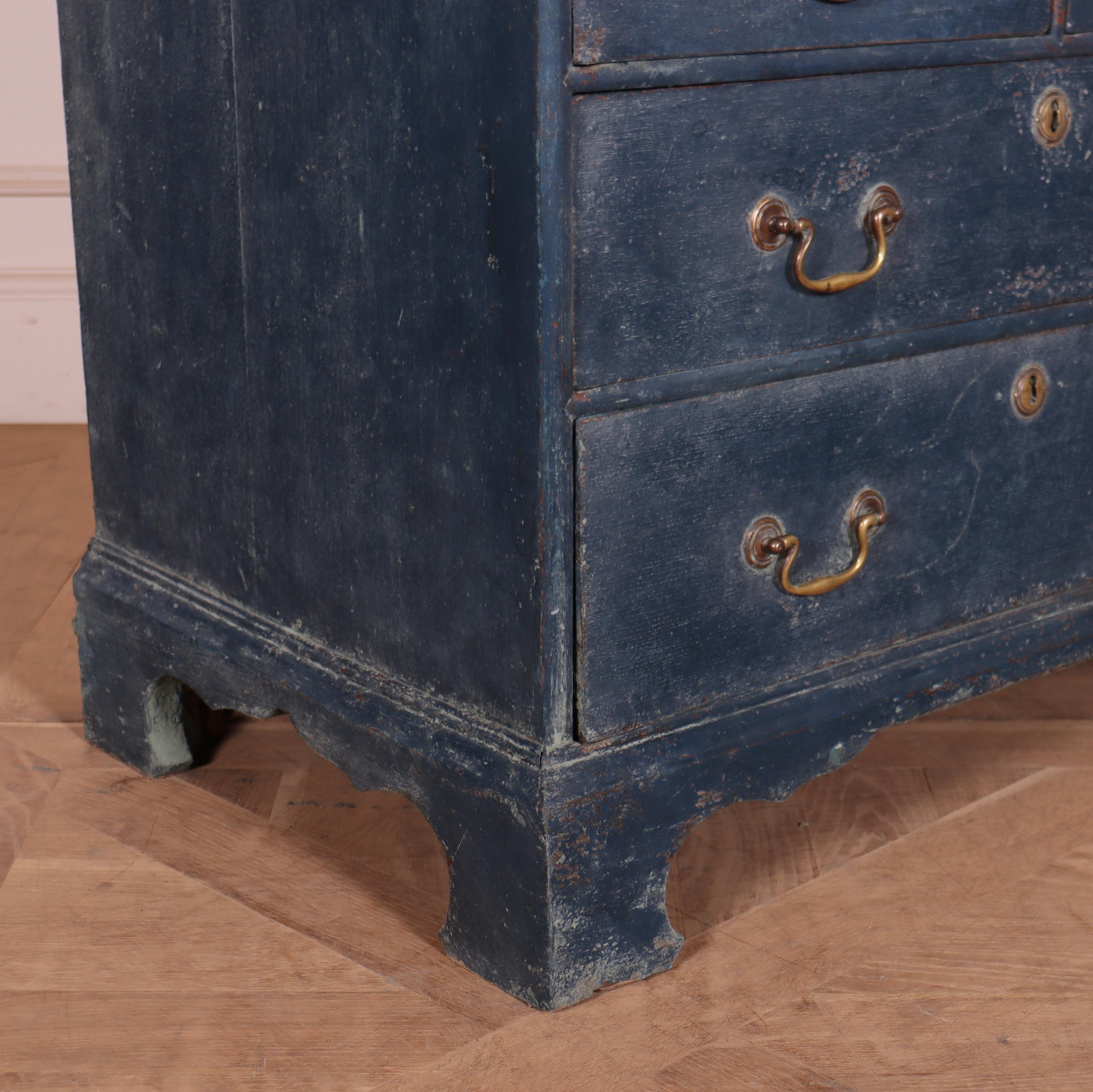 Small 18th century English painted oak bureau with a fitted interior including a well and a secret compartment. 1780.

The height to the underside of the desk is 70cm.

Dimensions
31.5 inches (80 cm) Wide
21 inches (53 cm) Deep
38 inches (97