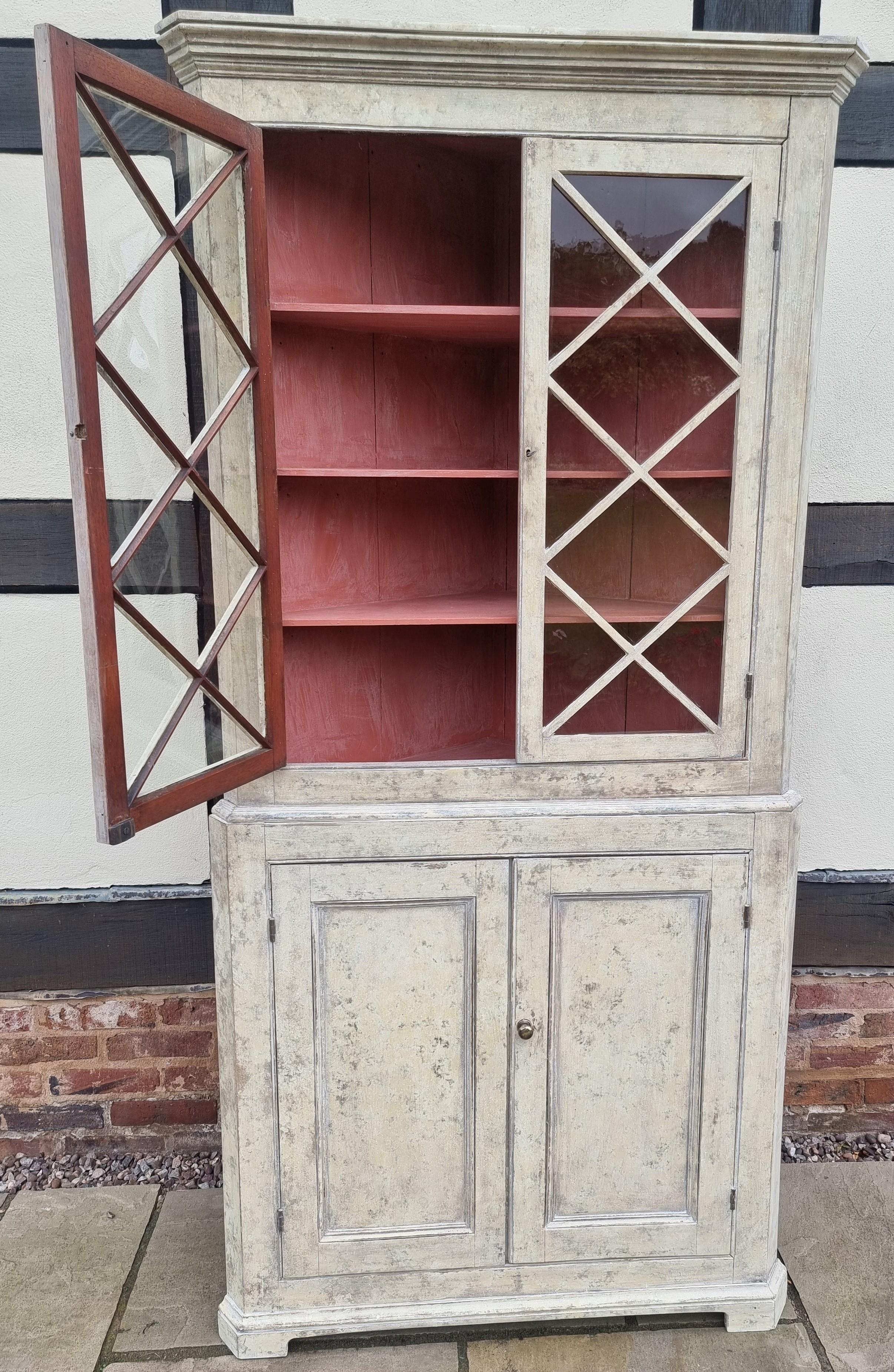 Bemalter Schrank, 18. Jahrhundert, um 1790, Englisch im Angebot 3