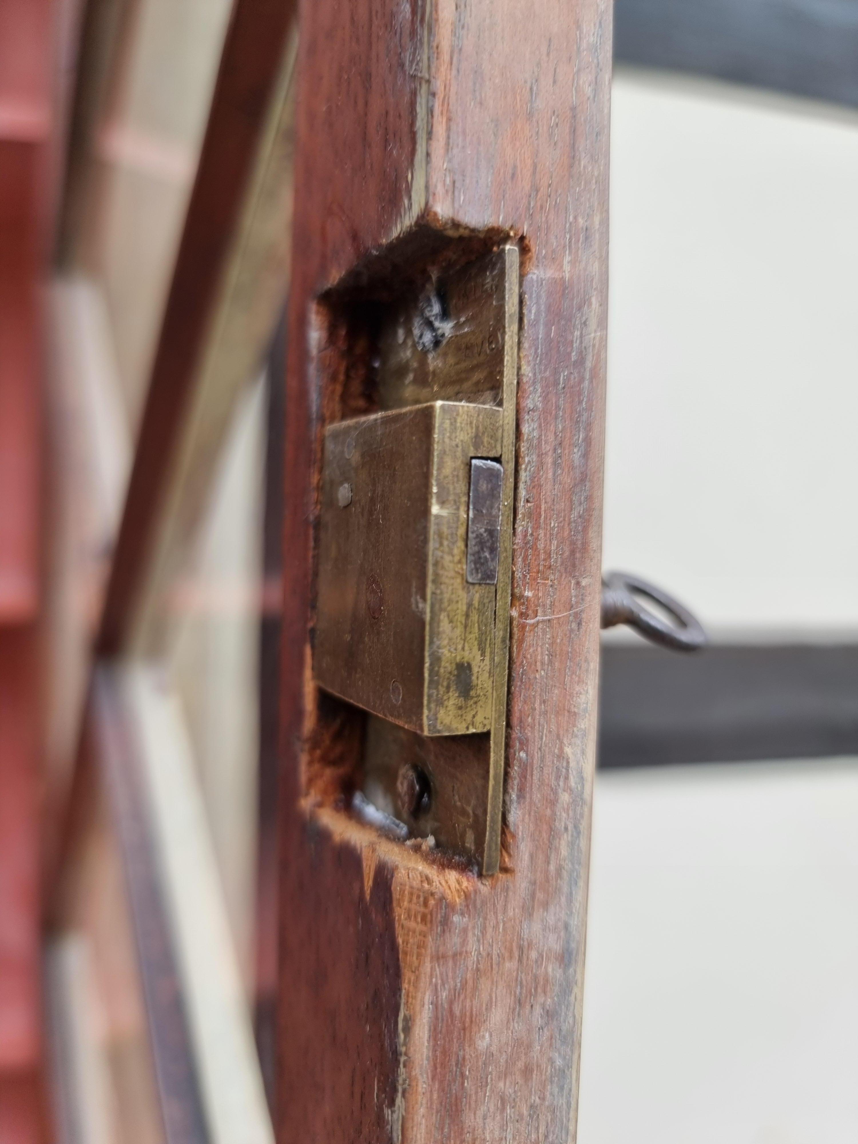 Bemalter Schrank, 18. Jahrhundert, um 1790, Englisch im Angebot 5