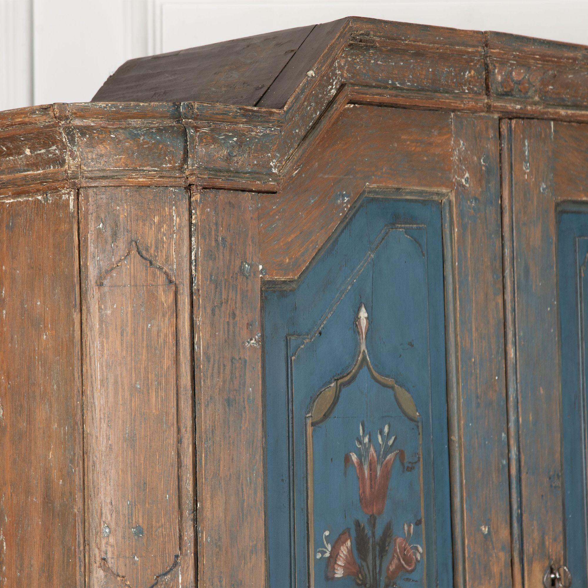 18th Century Painted Dalarna Cupboard In Good Condition For Sale In Gloucestershire, GB