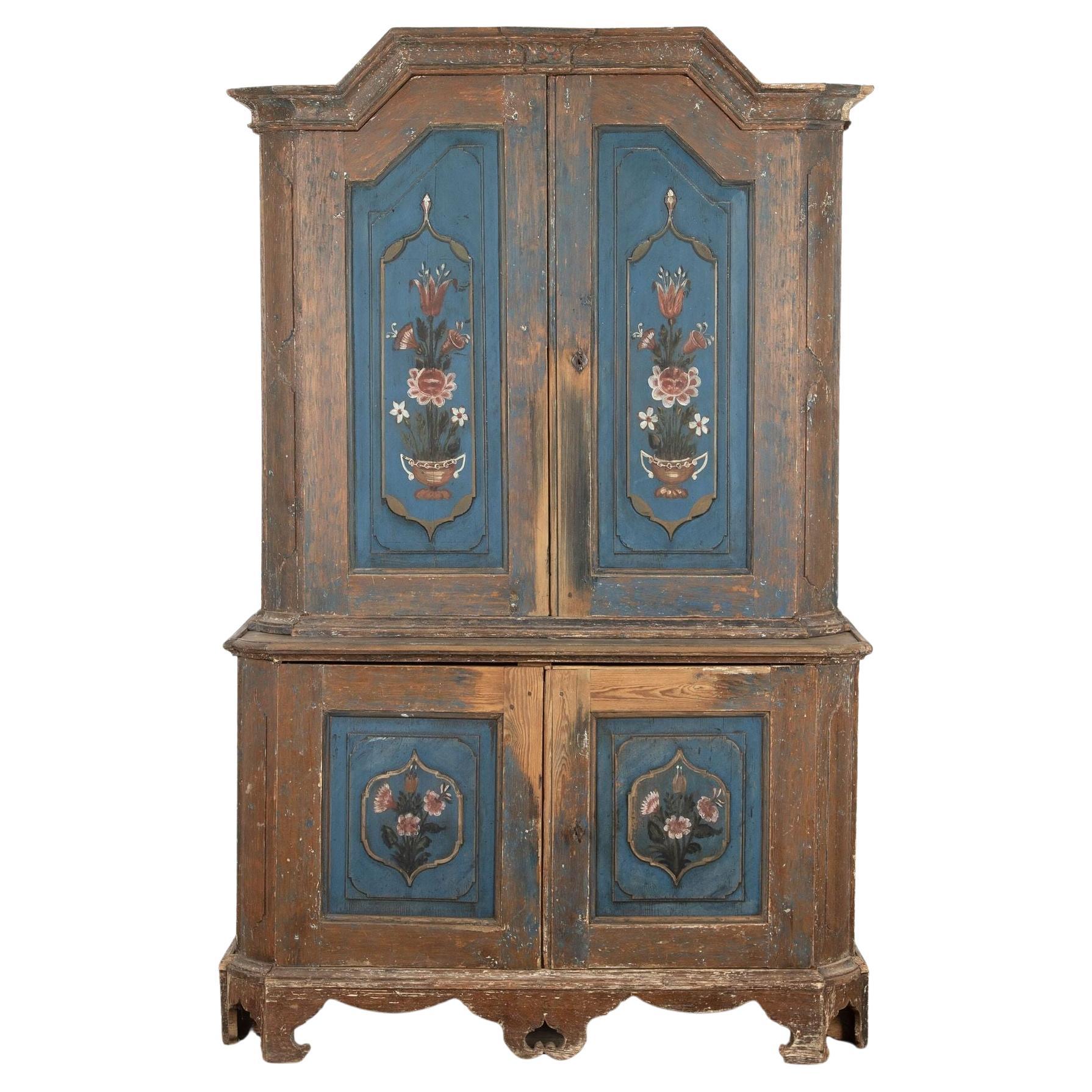 18th Century Painted Dalarna Cupboard For Sale