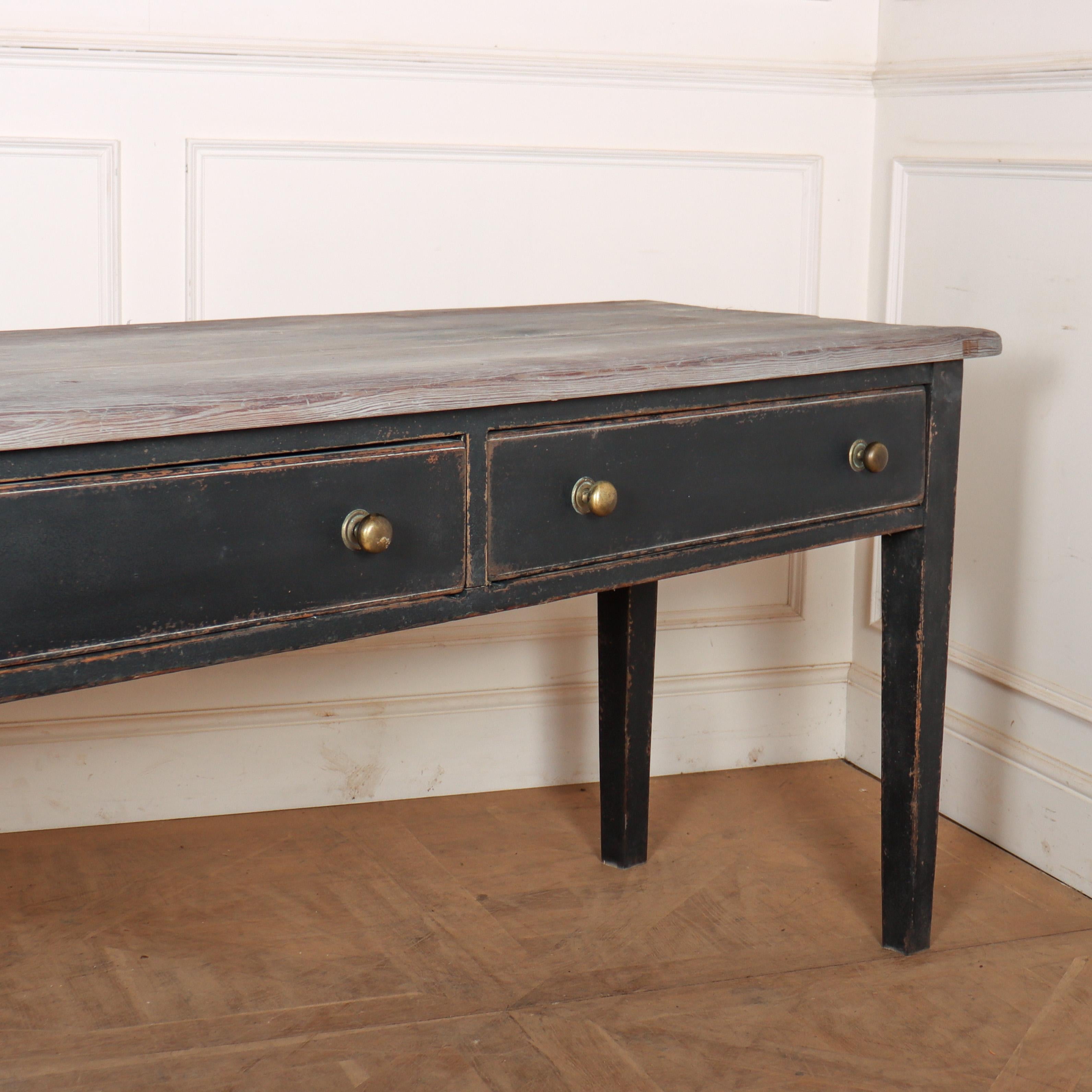 Anglais Base de commode peinte du 18e siècle en vente