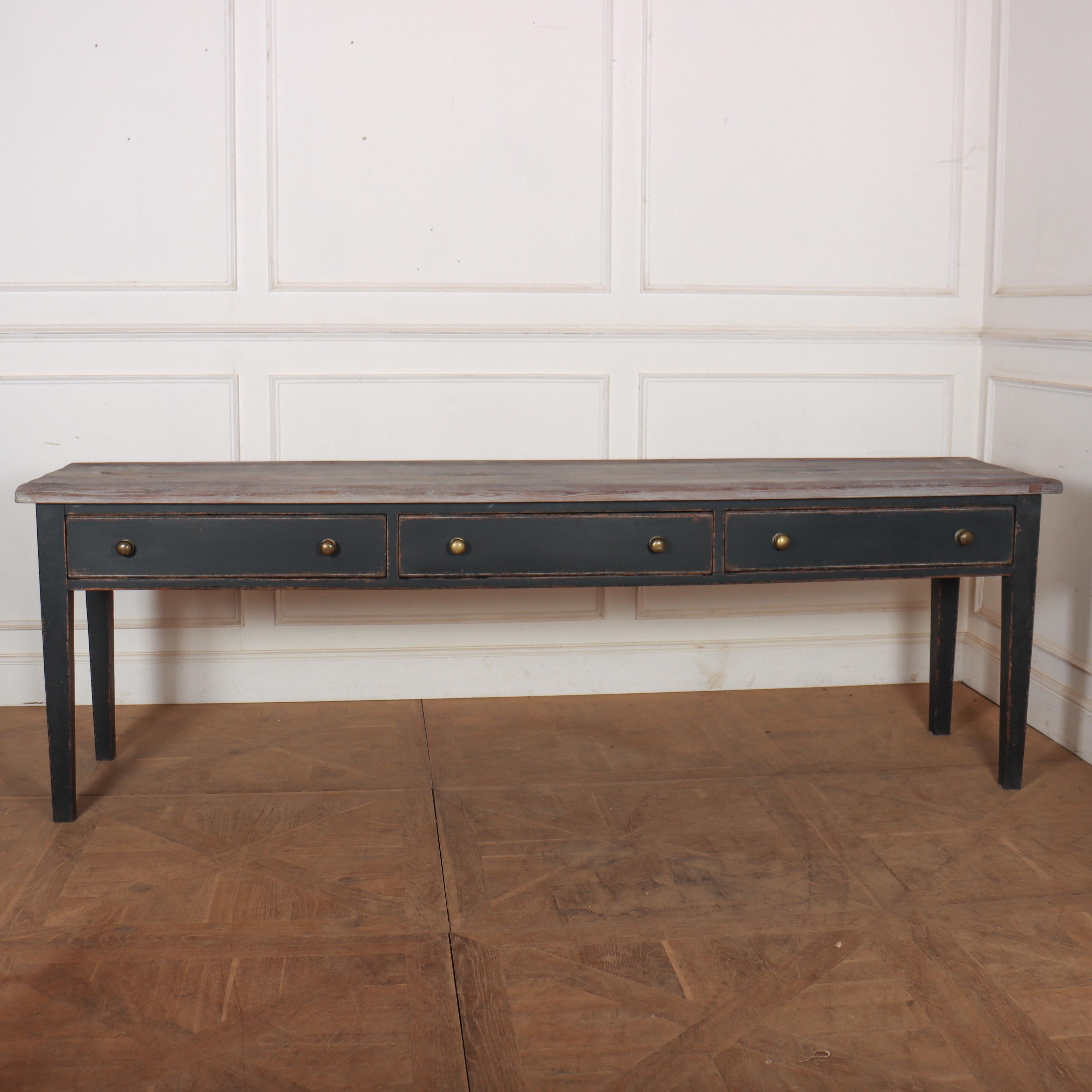 Base de commode peinte du 18e siècle en vente 1