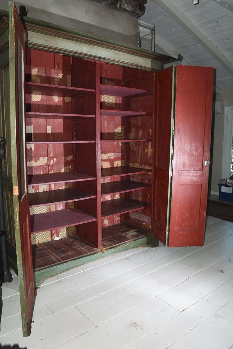 Dipinto a mano Credenza dipinta del XVIII secolo in stile olandese in vendita