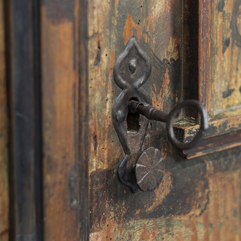 Cabinet de mariage d'art populaire peint du 18e siècle en vente 4