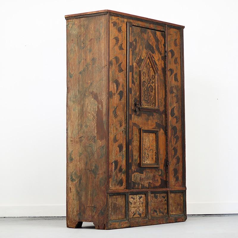 Cabinet de mariage d'art populaire peint du 18e siècle en vente 5