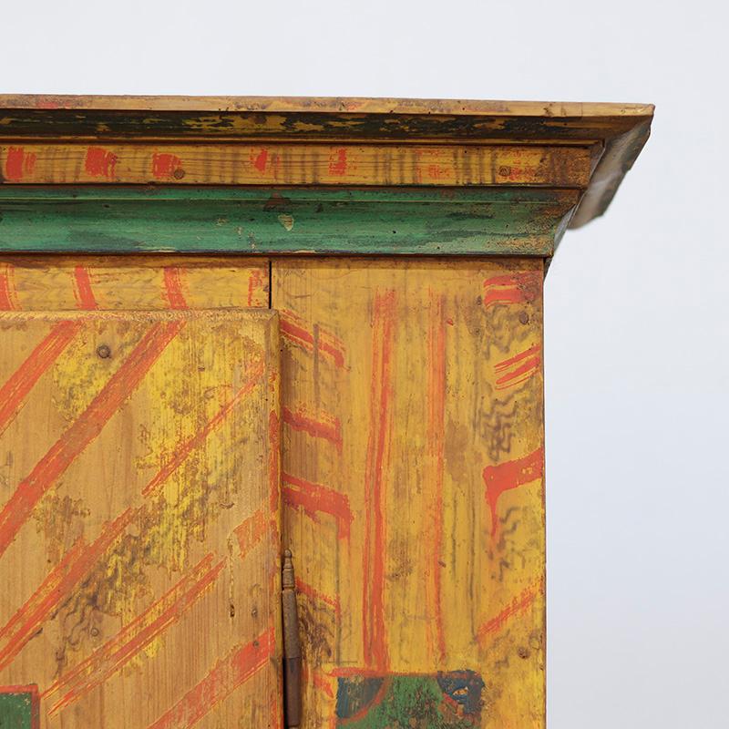 18th Century Painted Folk Art Bridal Cabinet Alemán en venta