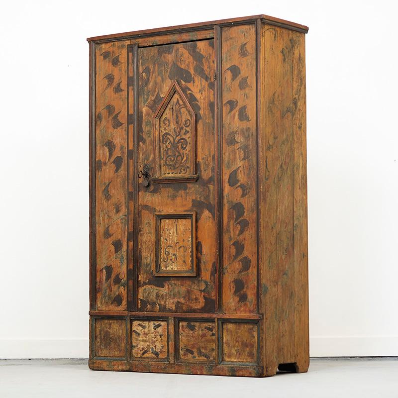 Cabinet de mariage d'art populaire peint du 18e siècle Abîmé - En vente à OOSTERHOUT, NL