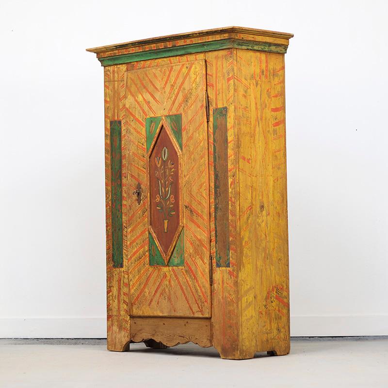 18th Century Painted Folk Art Bridal Cabinet en Bastante bueno estado para la venta en OOSTERHOUT, NL