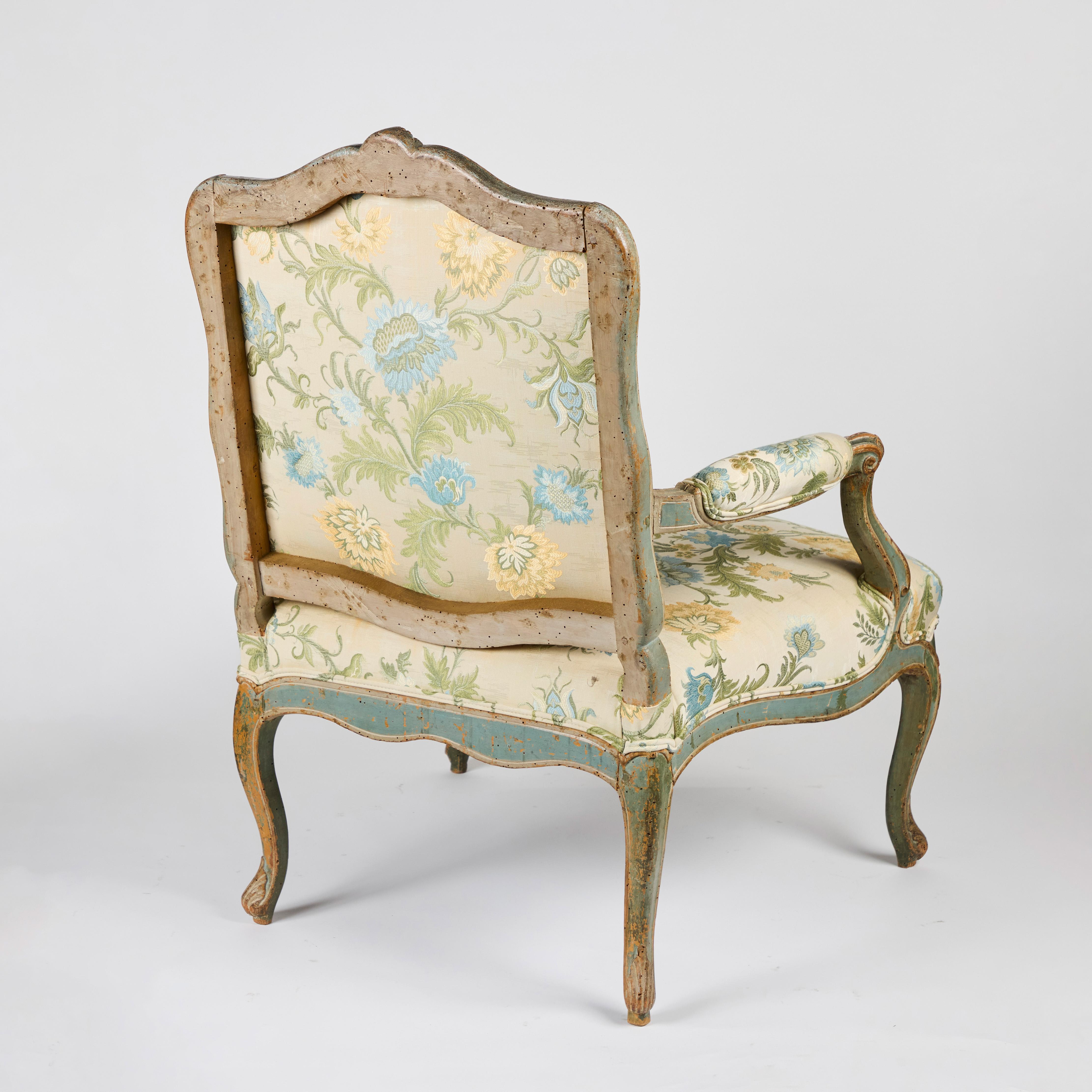 18th Century Painted French Armchair in Coraggio Fabric For Sale 1