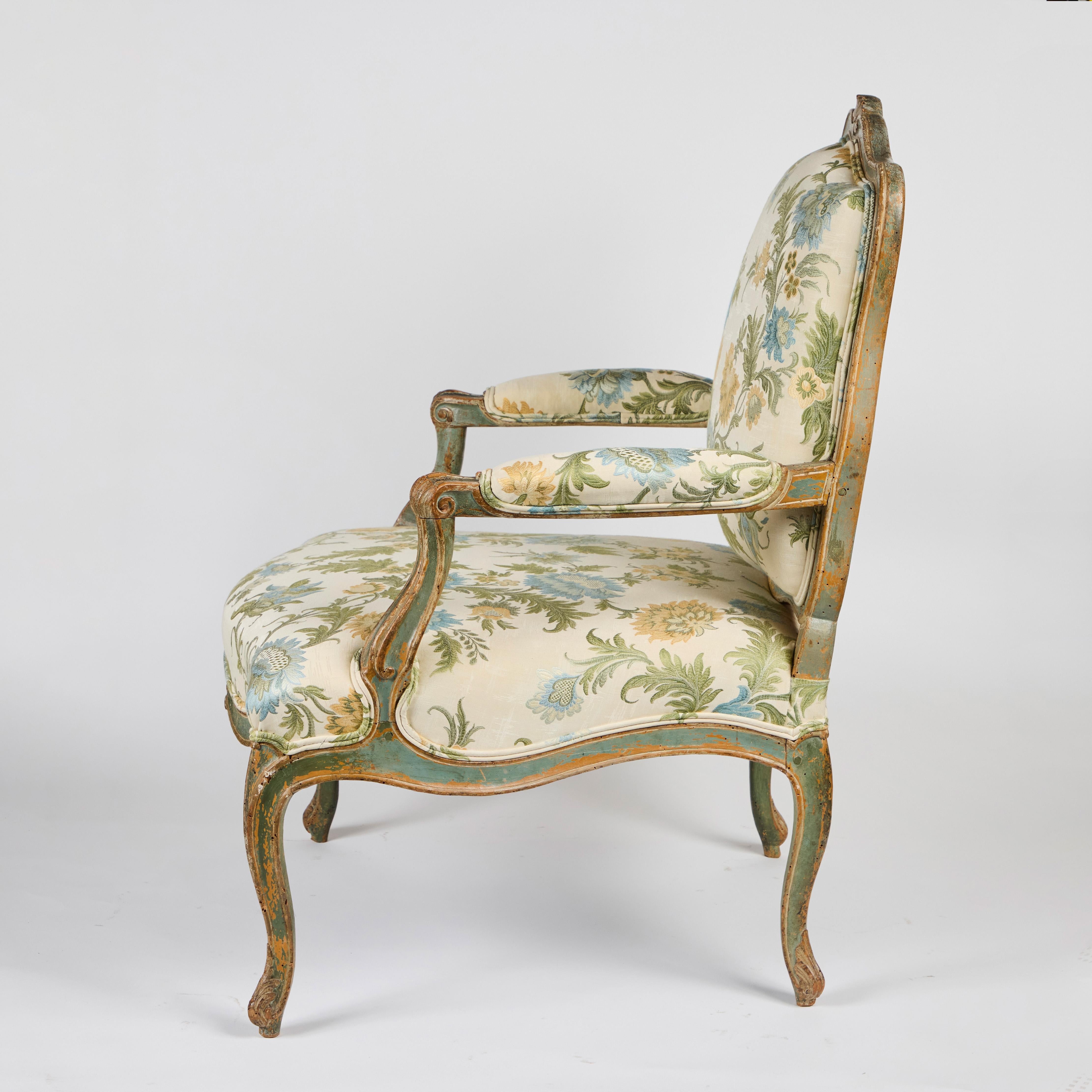 18th Century Painted French Armchair in Coraggio Fabric For Sale 3