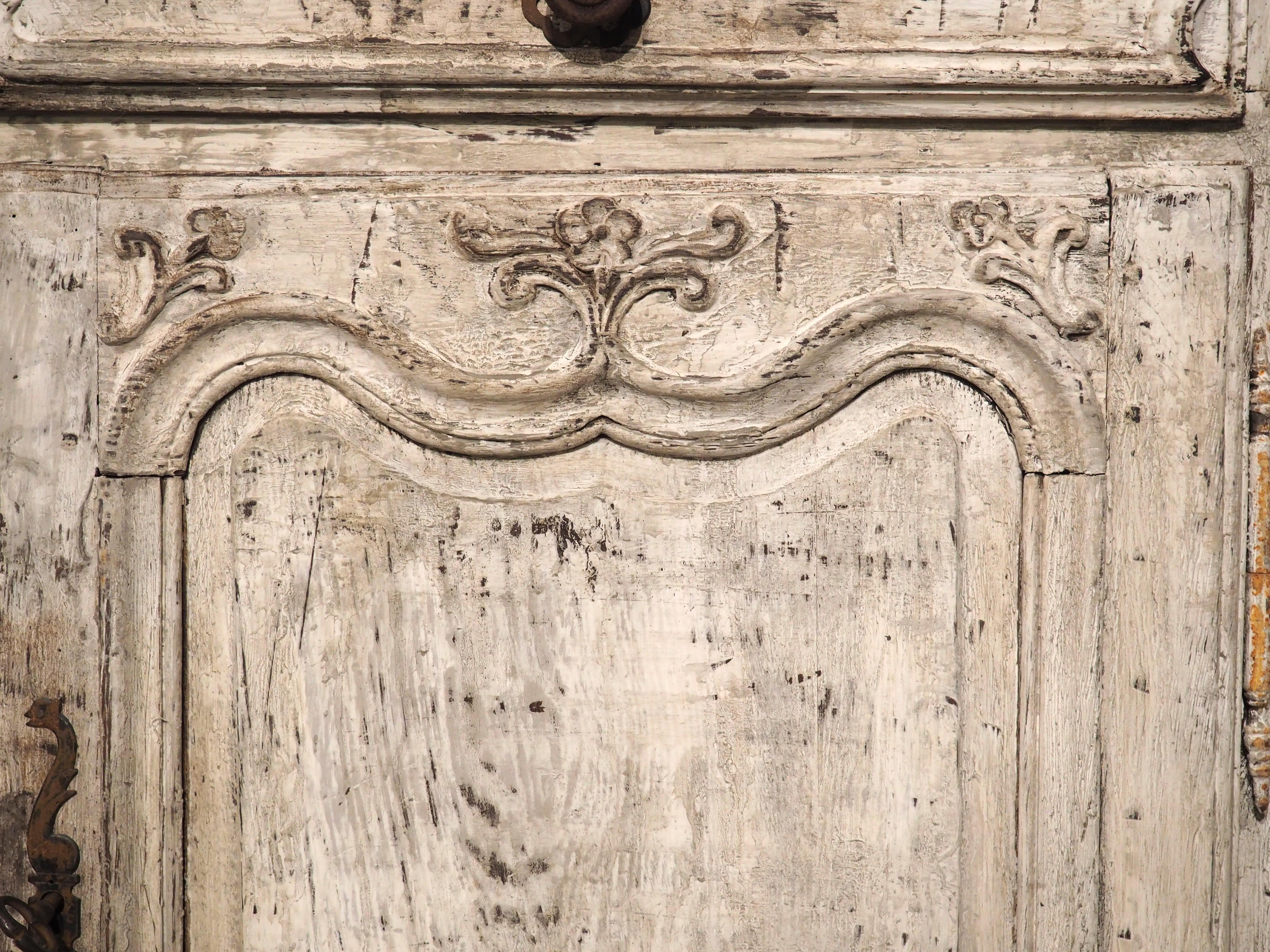 Enfilade française peinte du 18ème siècle avec plateau en marbre rouge royal en vente 4