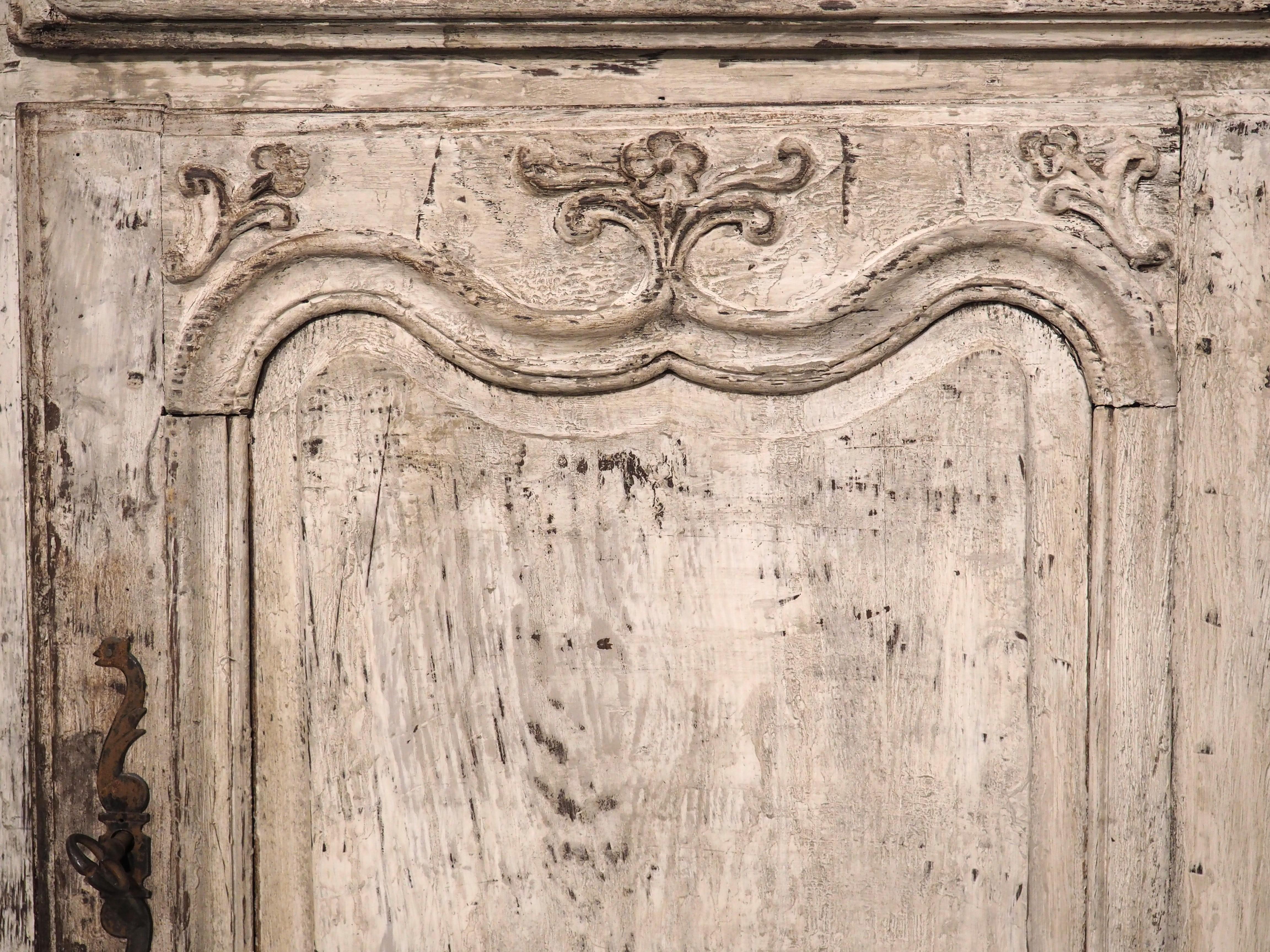 Enfilade française peinte du 18ème siècle avec plateau en marbre rouge royal en vente 5