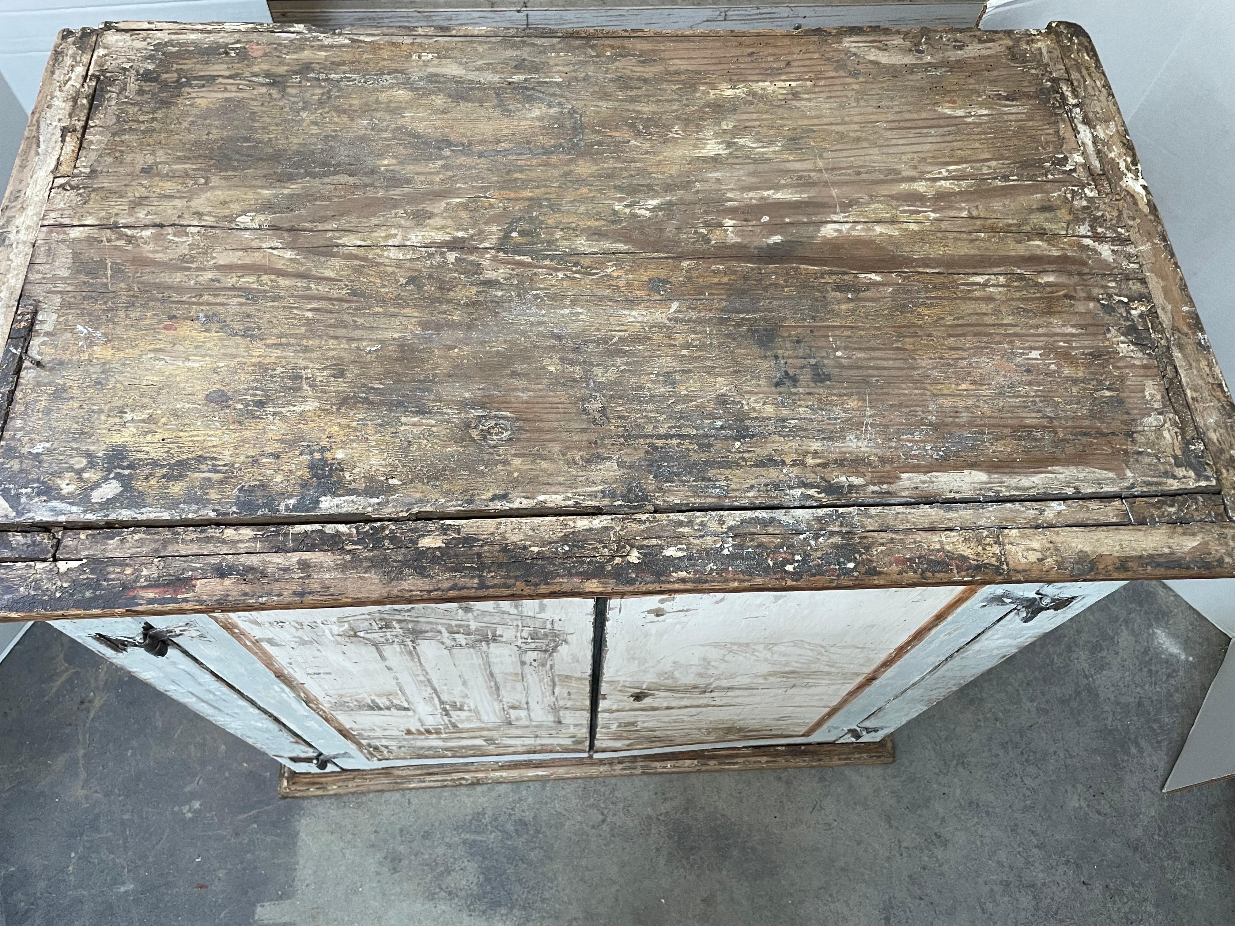 18th Century Painted Italian Buffet with Architectural Design In Good Condition For Sale In Houston, TX