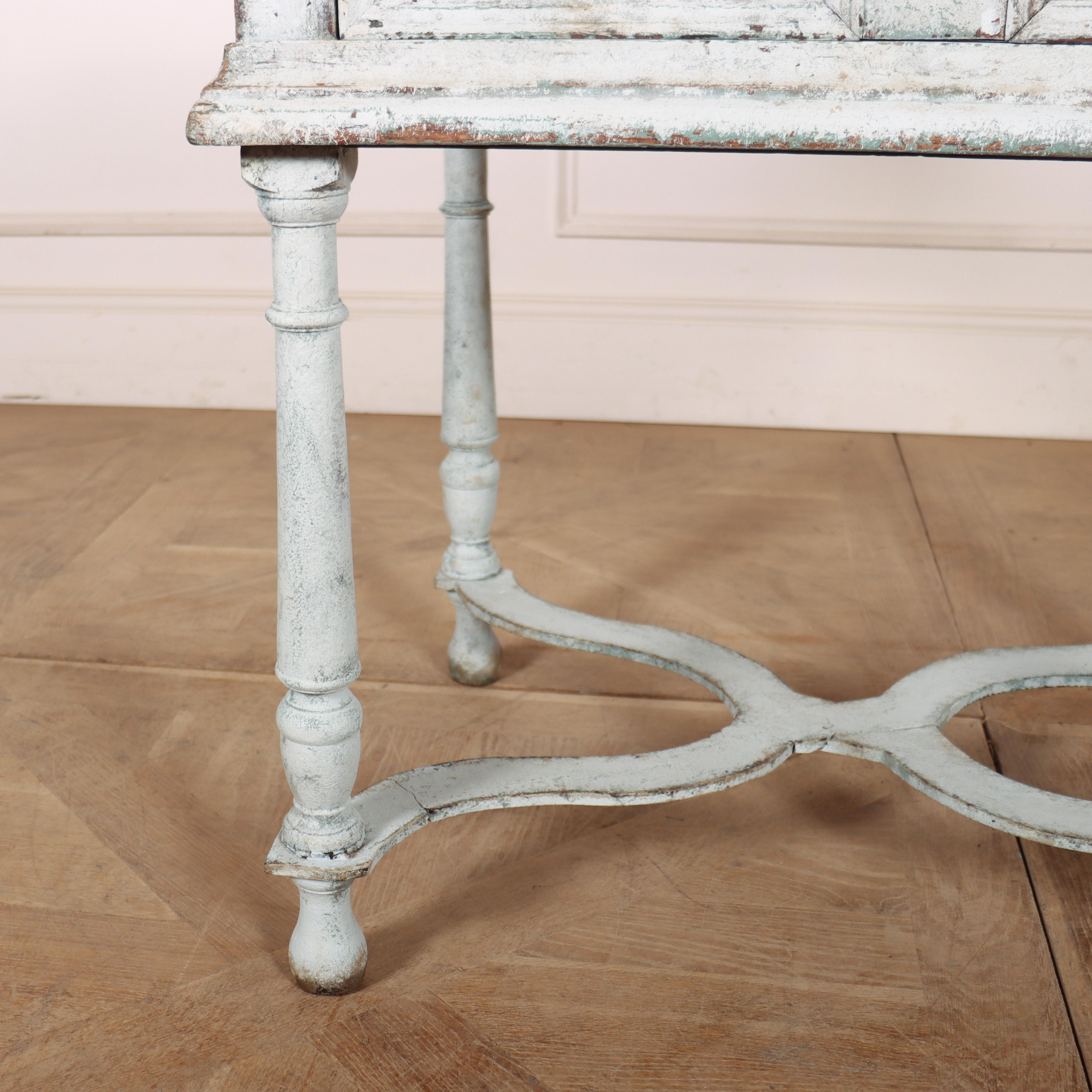 Peint Table de lampe peinte du 18ème siècle en vente