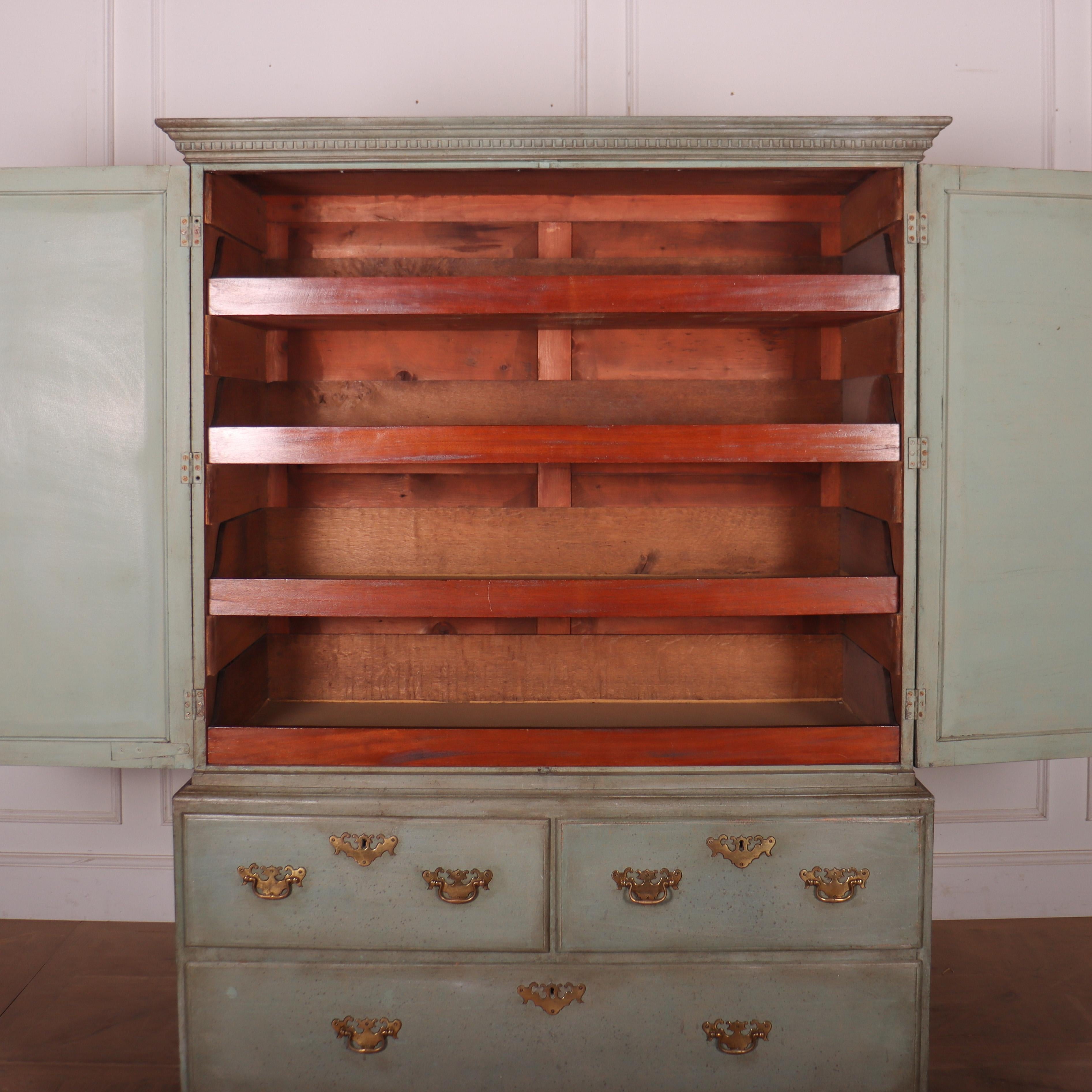18th Century Painted Linen Cupboard For Sale 3