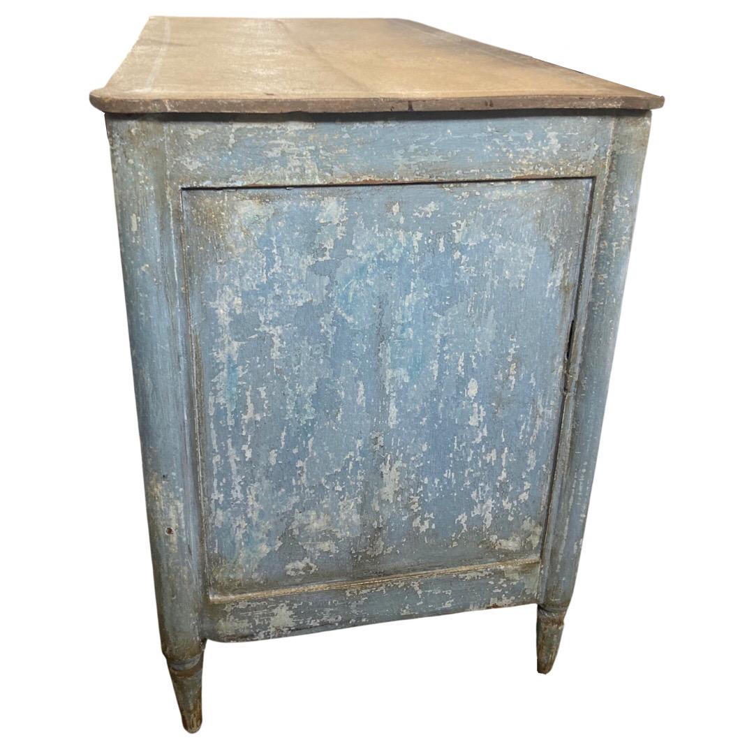18th Century Painted Louis XVI Commode In Good Condition In Carmine, TX