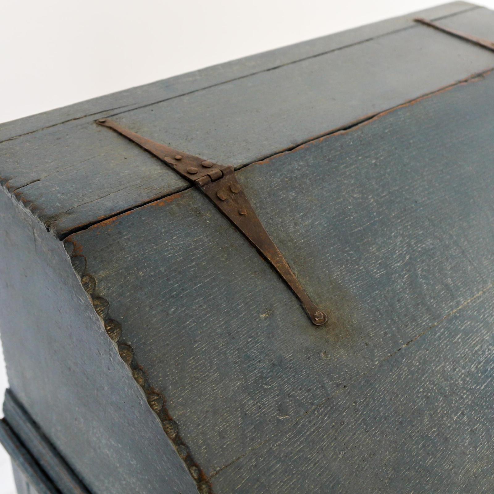 18. Jahrhundert bemalte Eiche Bureau Bibel Box auf Stand (18. Jahrhundert und früher) im Angebot
