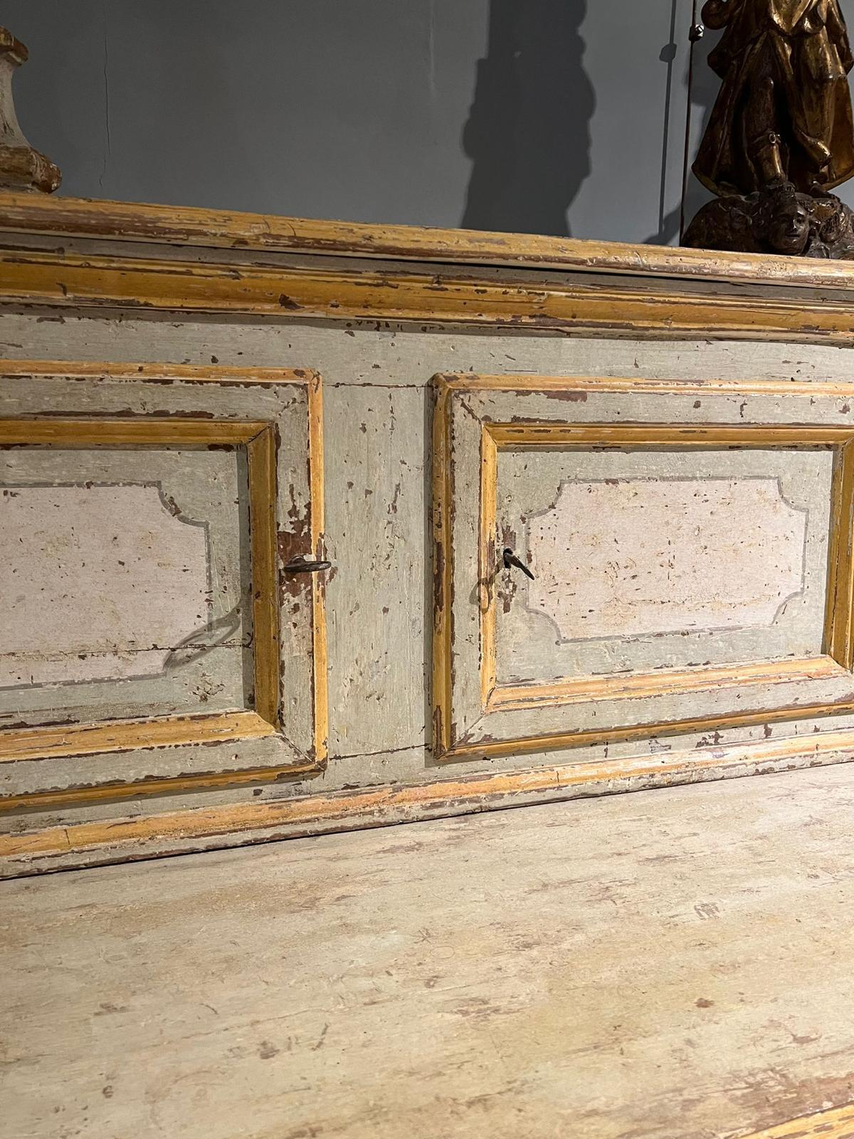 18th Century Painted Sacristy Furniture In Good Condition In Firenze, IT