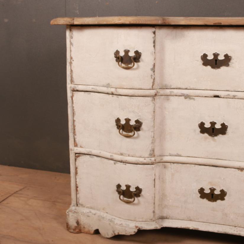 Good 18th century serpentine painted commode from Germany, 1780.

Reference: 5820

Dimensions
43 inches (109 cms) Wide
24 inches (61 cms) Deep
29.5 inches (75 cms) High