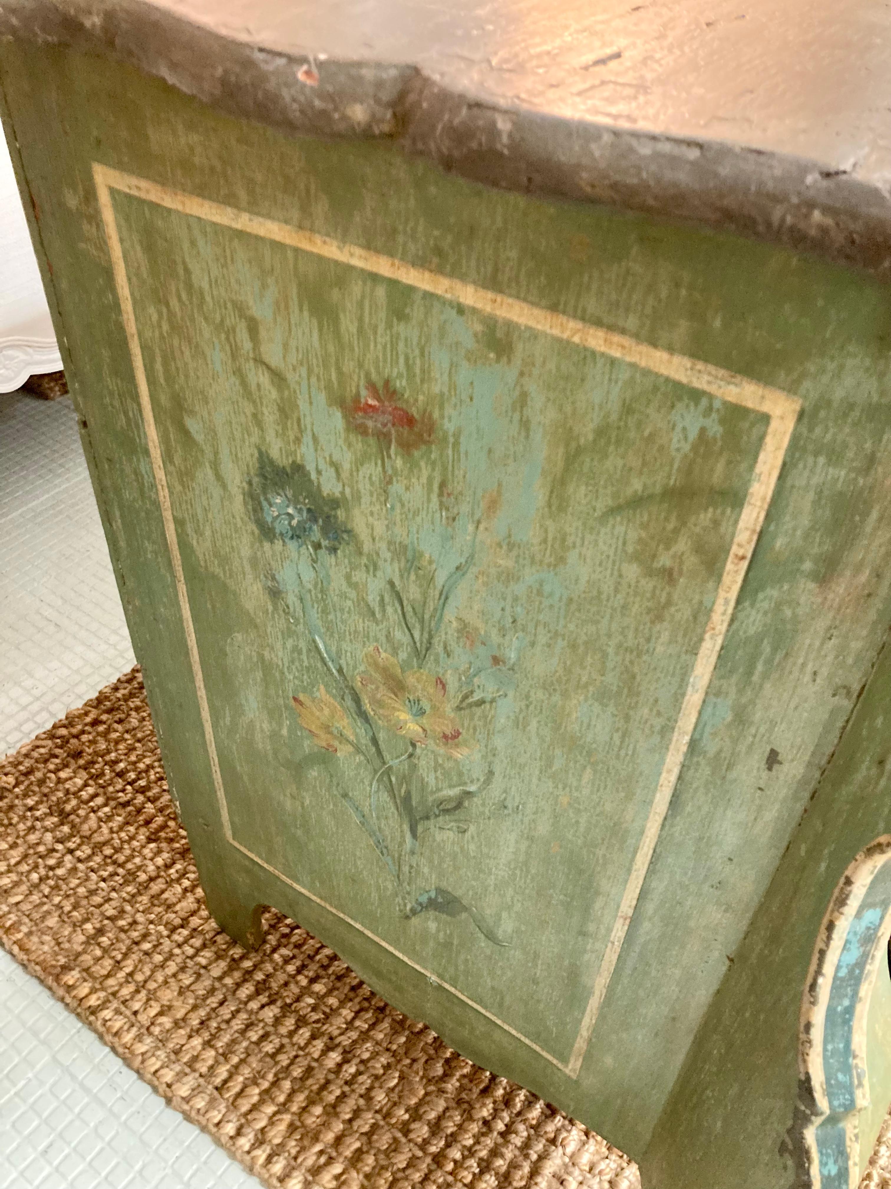 18th Century Painted Venetian Commode In Good Condition For Sale In Los Angeles, CA