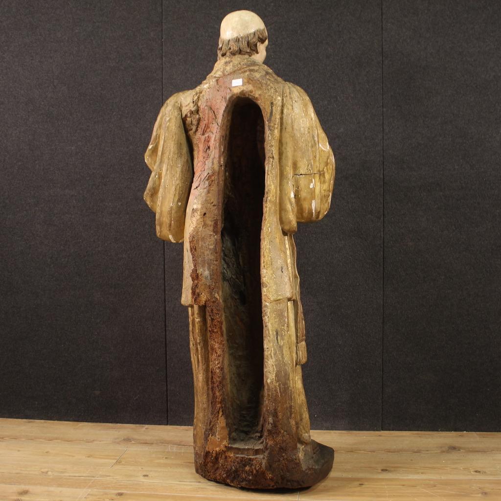 Sculpture religieuse française en bois peint du 18ème siècle Saint François de vente 1730 en vente 3