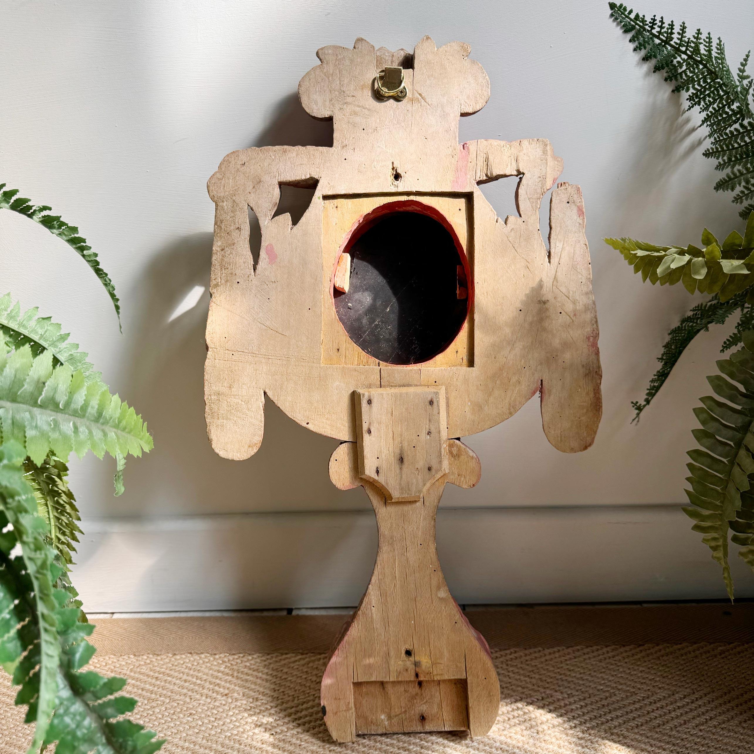 Pin Miroir Monstrance peint en bois du 18ème siècle en vente