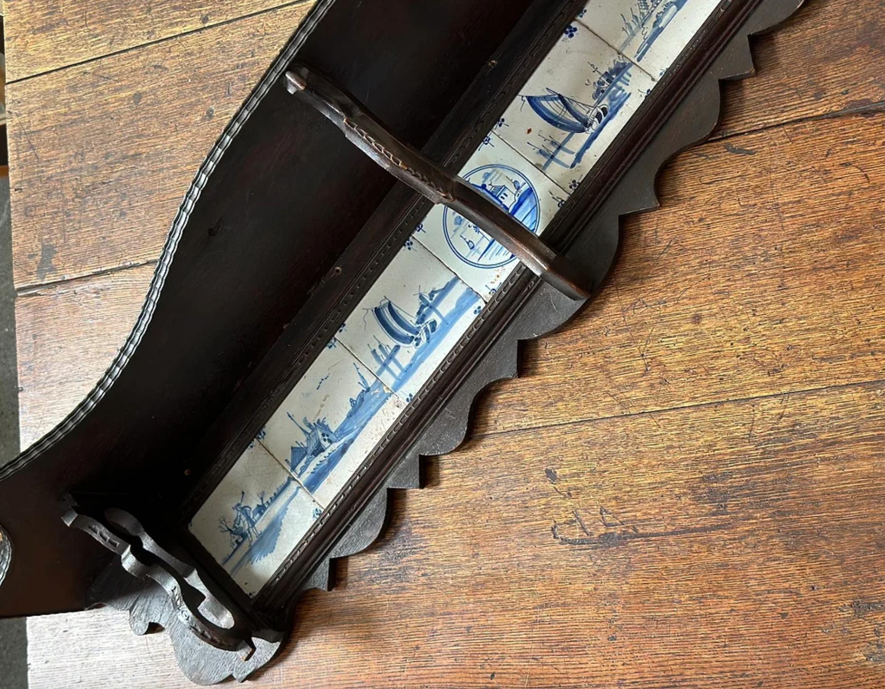 18th Century Painted Wooden Shelf With Delft Tiles For Sale 2