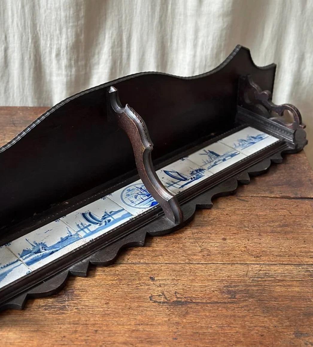18th Century Painted Wooden Shelf With Delft Tiles For Sale 5