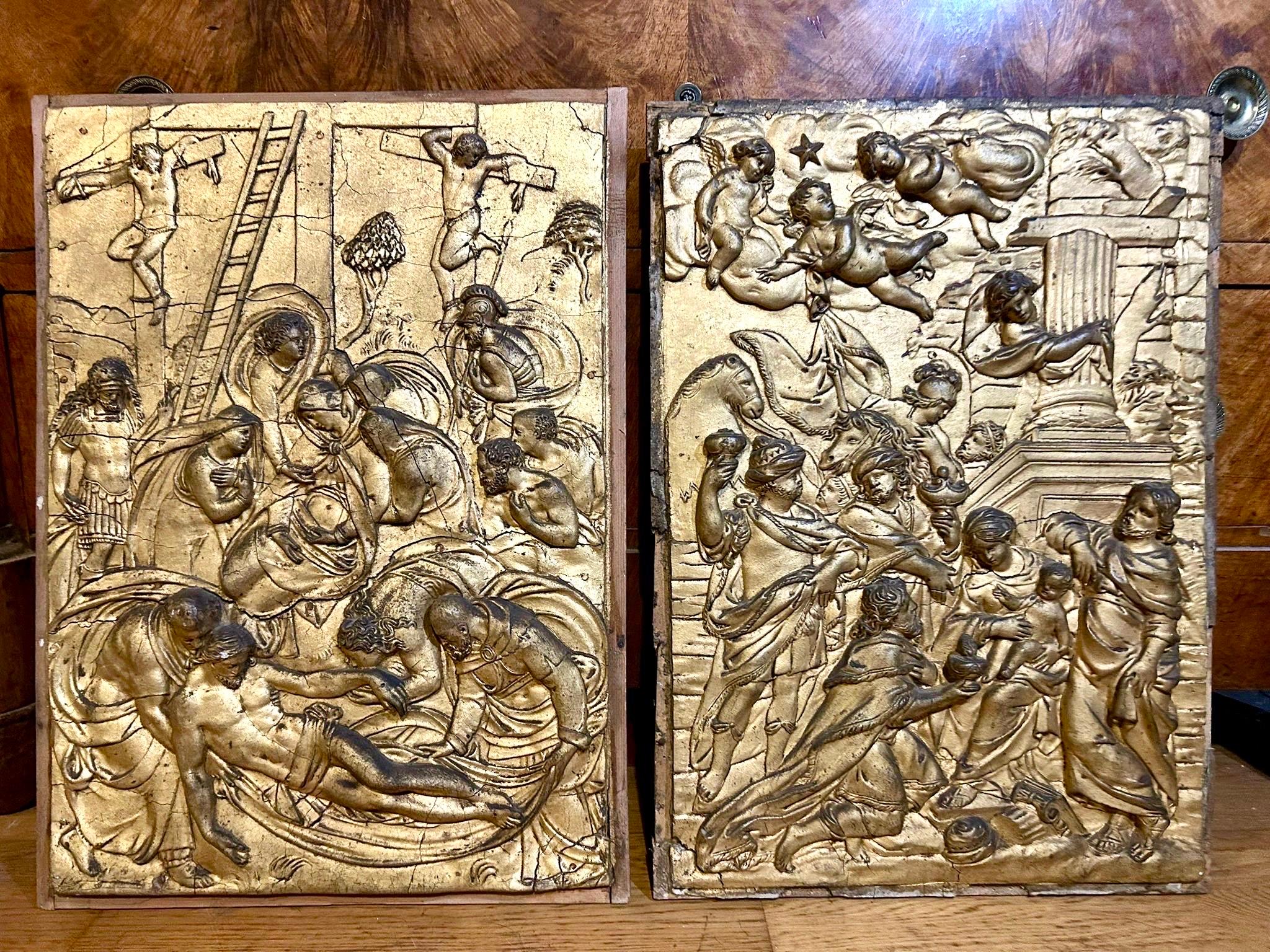 18th century Pair of Baroque panels gilded stucco molding fixed on wooden panels For Sale 5
