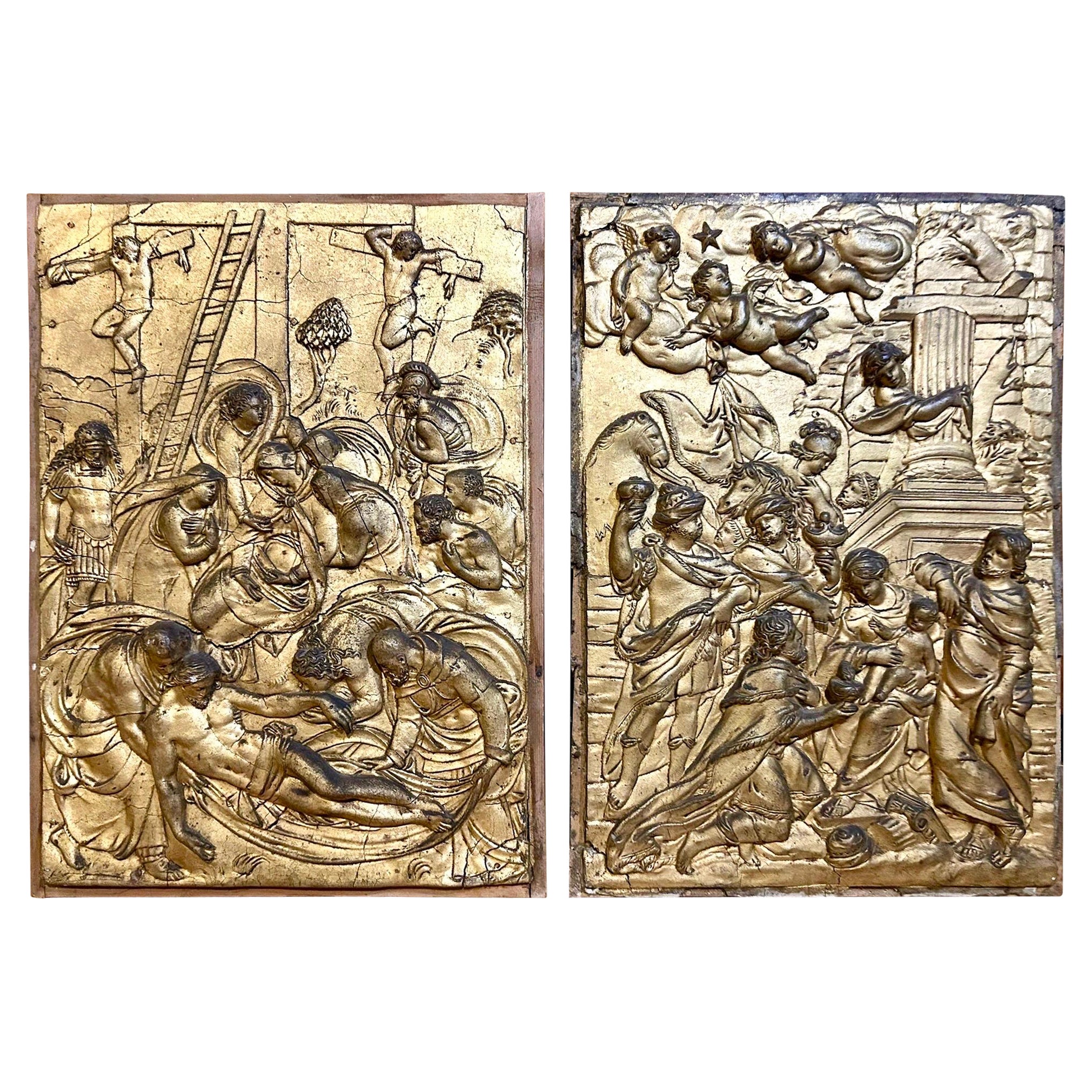 18th century Pair of Baroque panels gilded stucco molding fixed on wooden panels For Sale