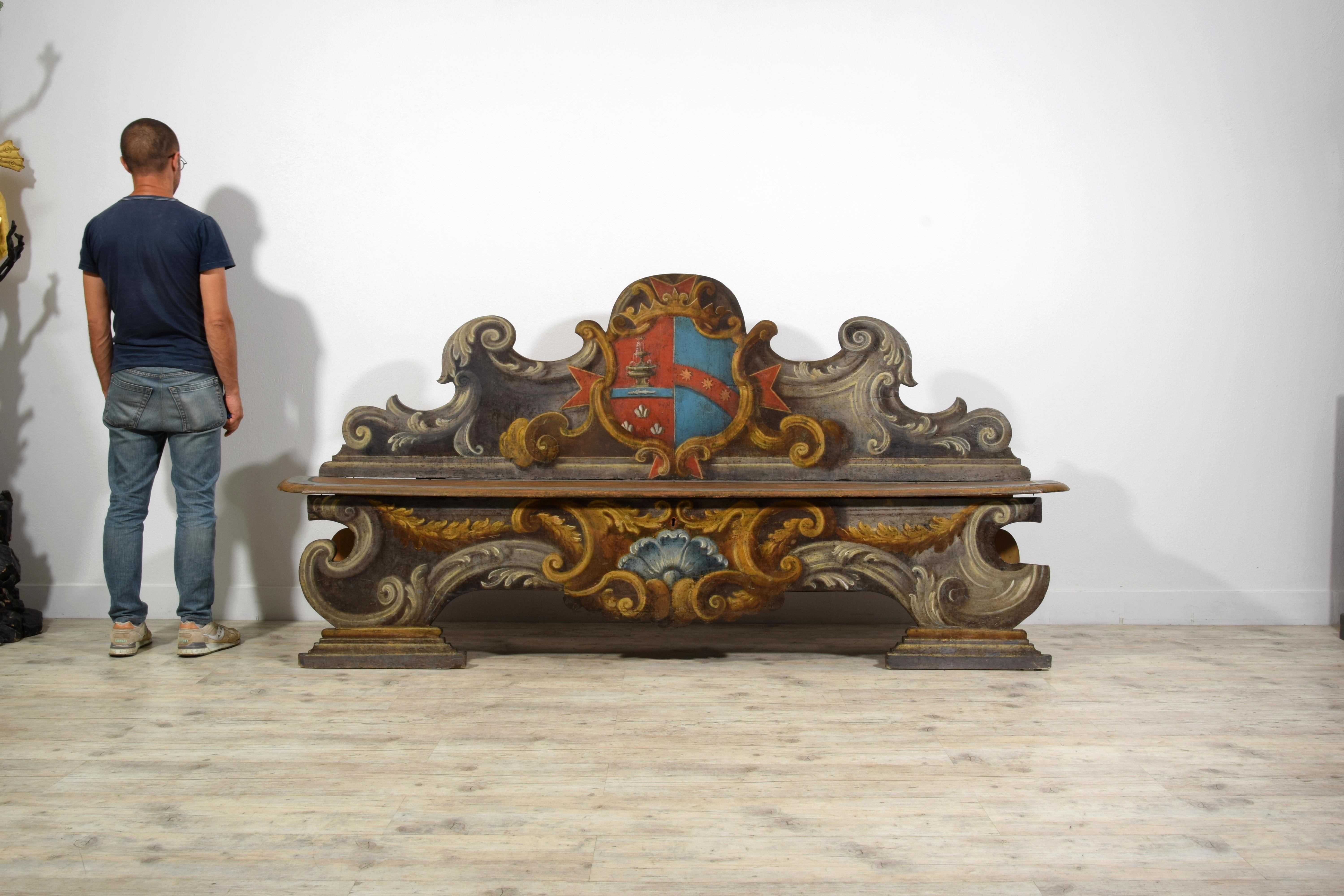 XVIIIe siècle, Paire de bancs baroques en bois laqué de Toscane en vente 4