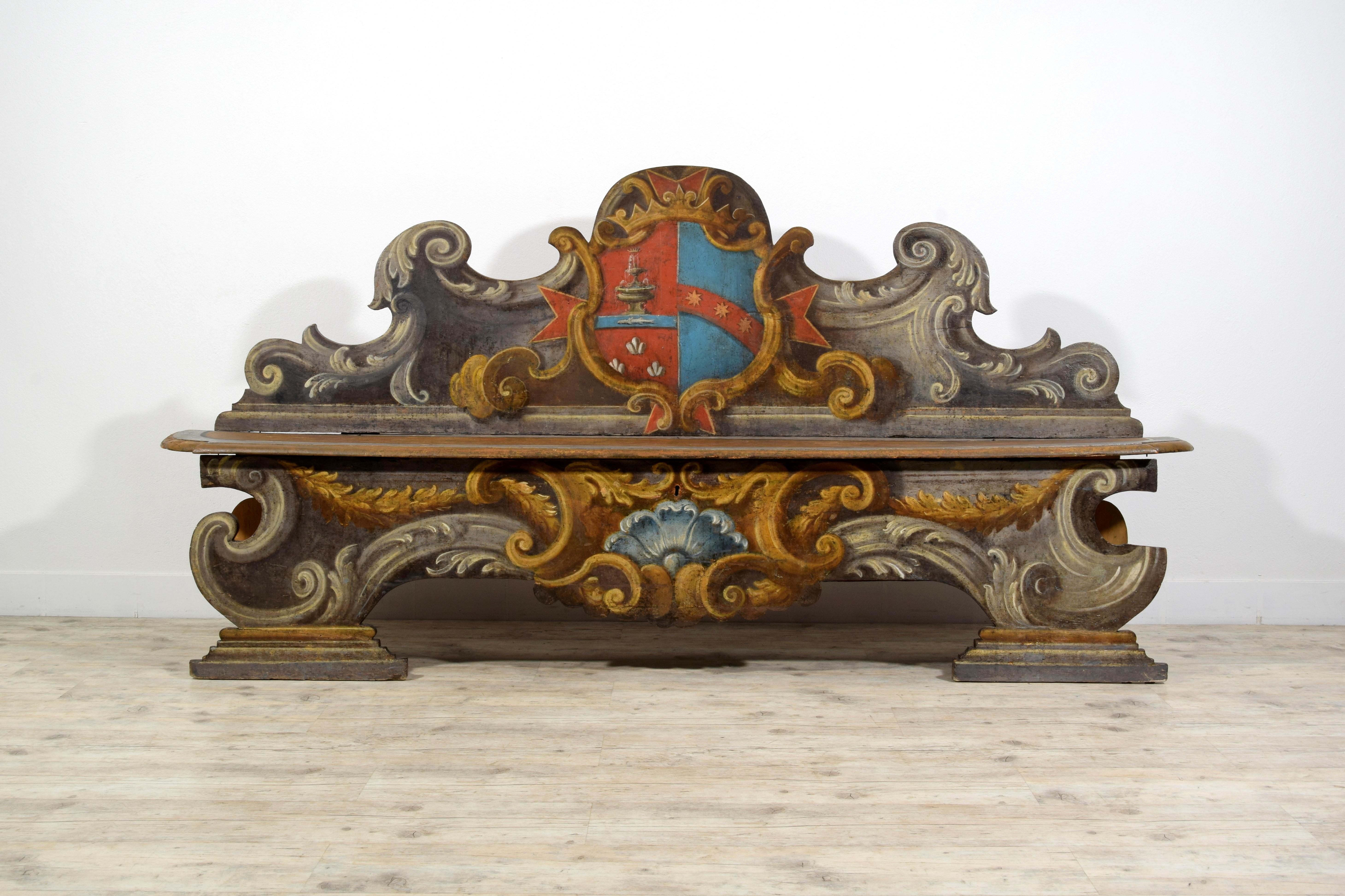 XVIIIe siècle, Paire de bancs baroques en bois laqué de Toscane en vente 14