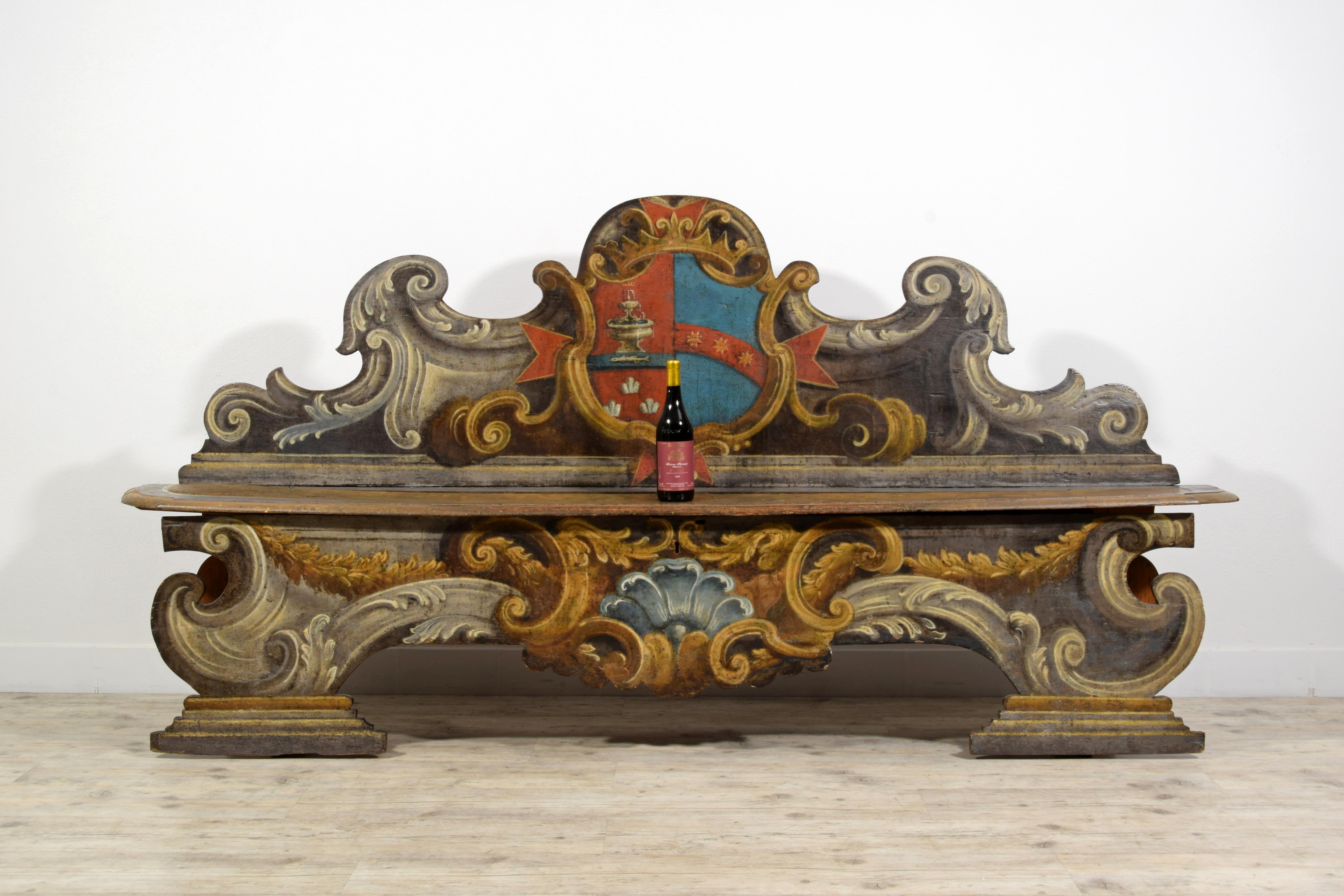 Bois XVIIIe siècle, Paire de bancs baroques en bois laqué de Toscane en vente