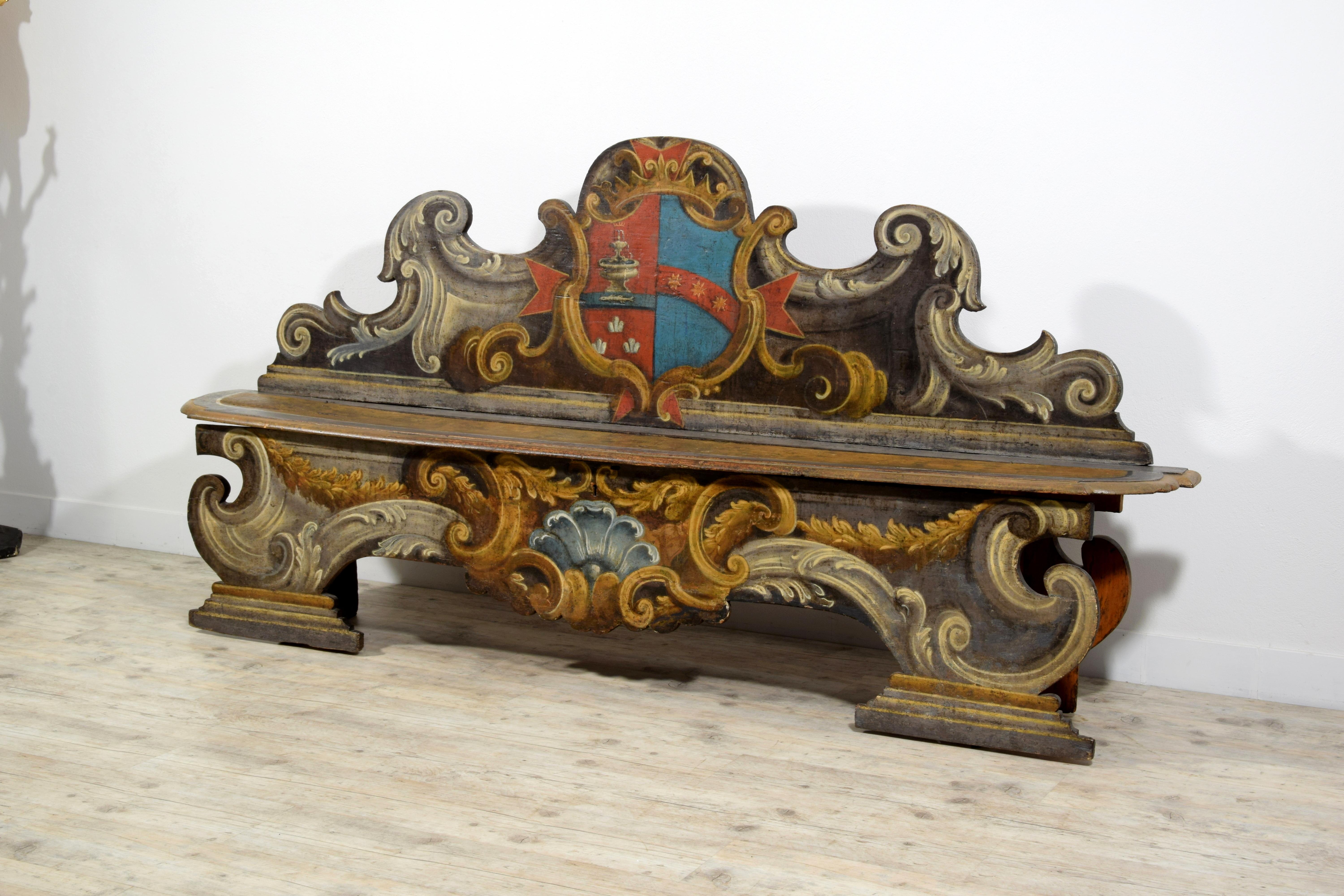 XVIIIe siècle, Paire de bancs baroques en bois laqué de Toscane en vente 1