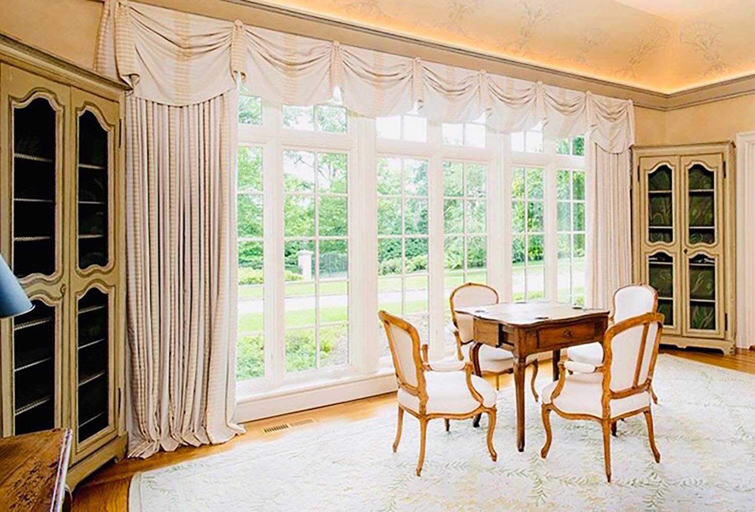 paire de Fauteuils en bois de hêtre du 18ème siècle avec Provenance Bon état - En vente à Manhasset, NY