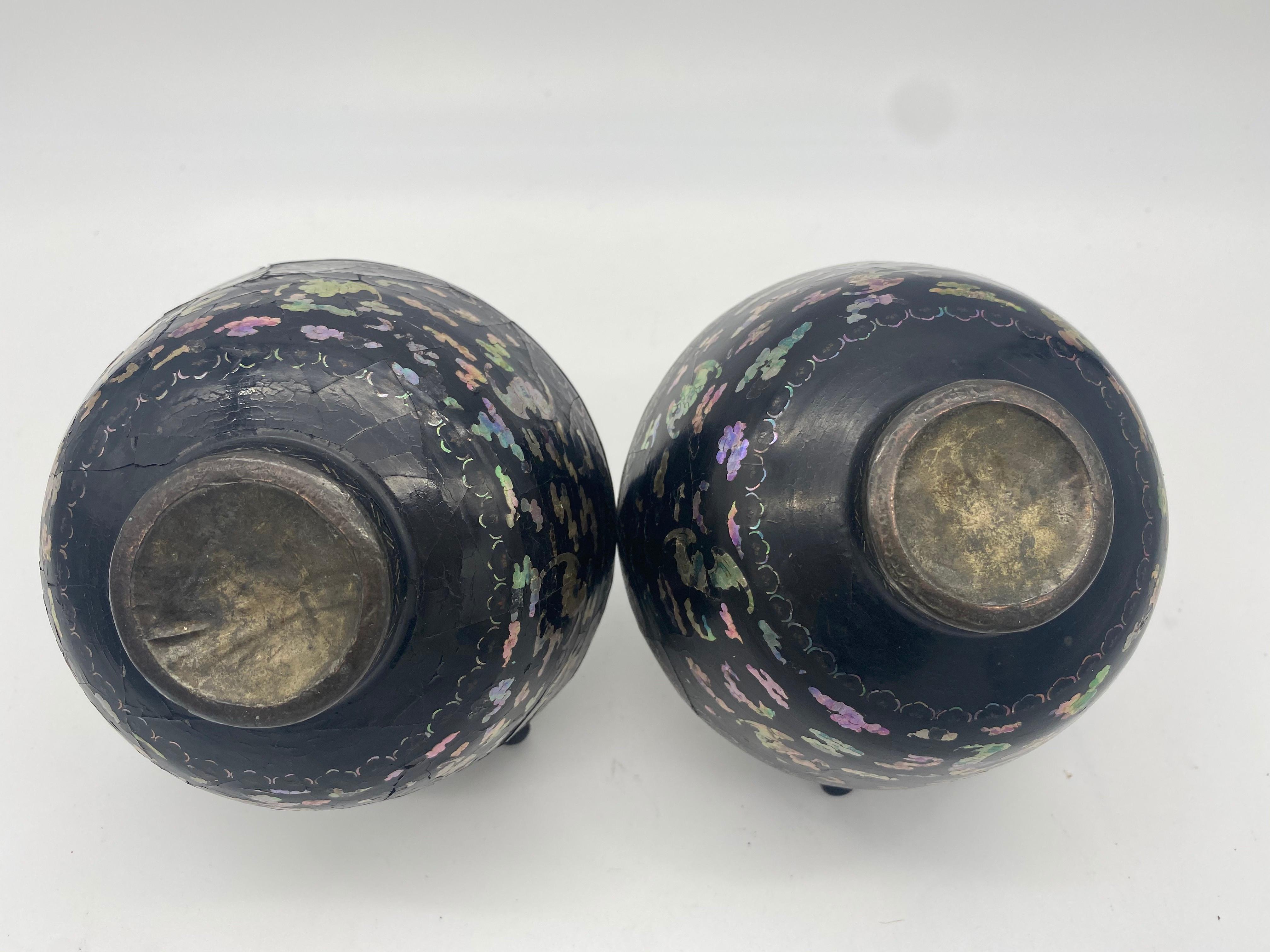 Qing 18th Century Pair of Chinese Silver Lacquer Bowls with Mother of Pearl Inlaid For Sale