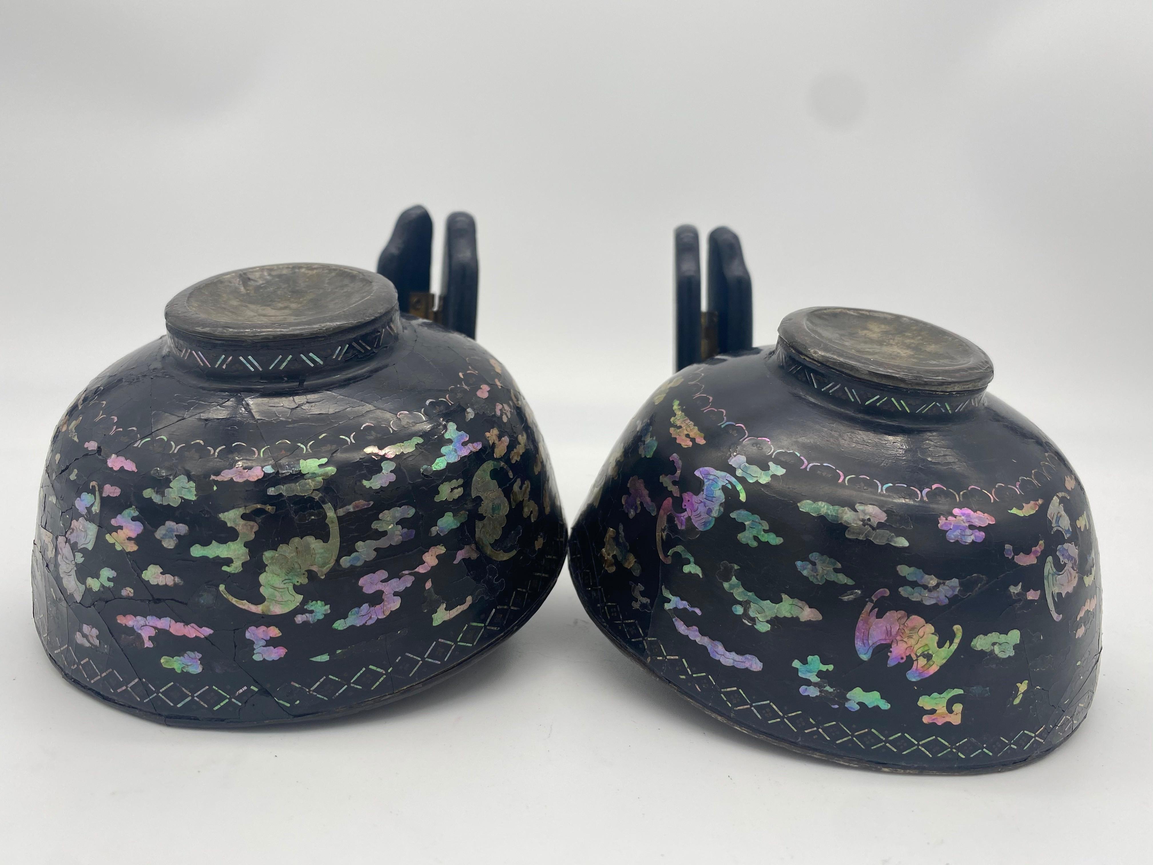 Lacquered 18th Century Pair of Chinese Silver Lacquer Bowls with Mother of Pearl Inlaid For Sale