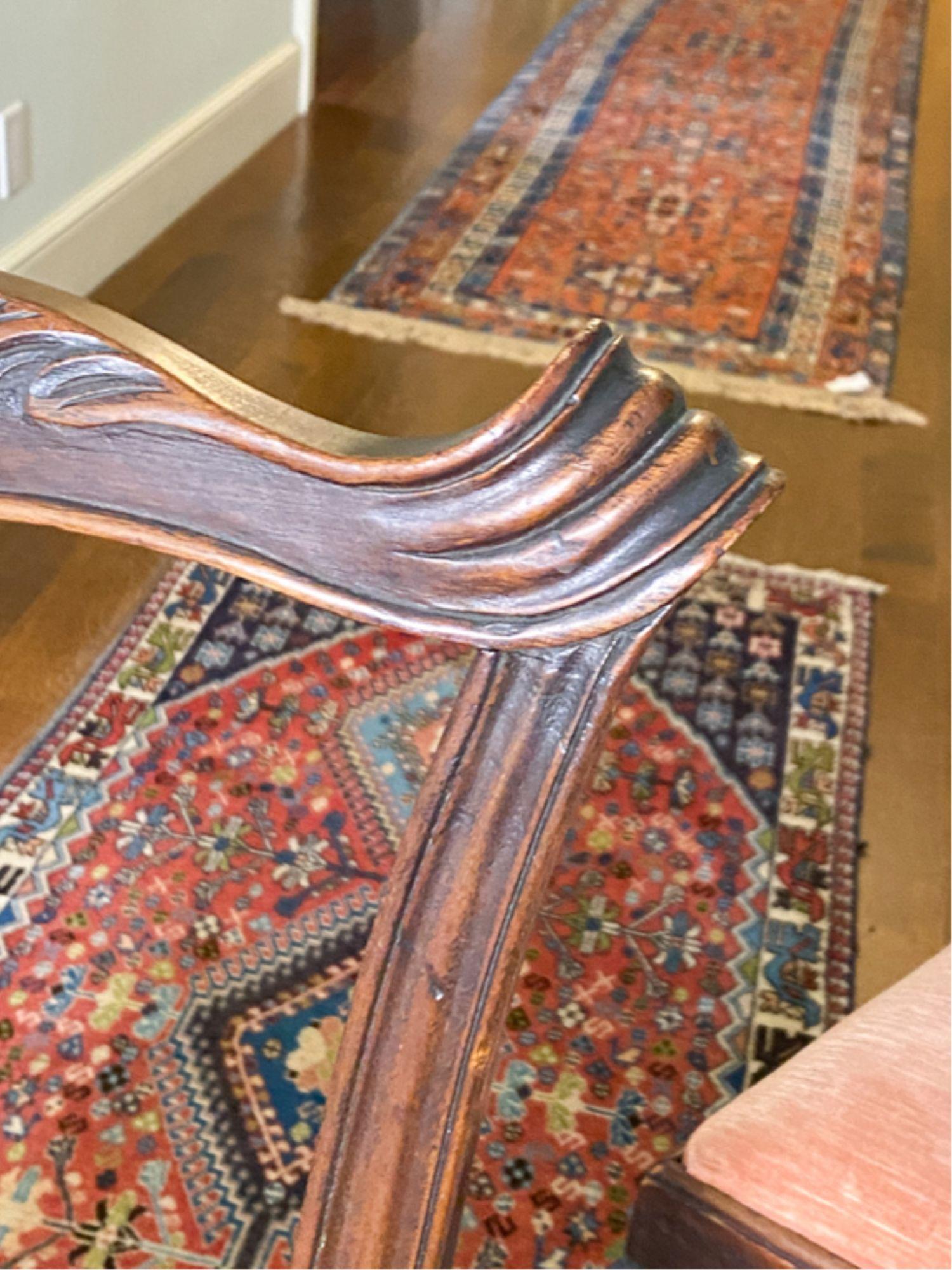 18th Century Pair of Chippendale Walnut Side Chairs For Sale 1