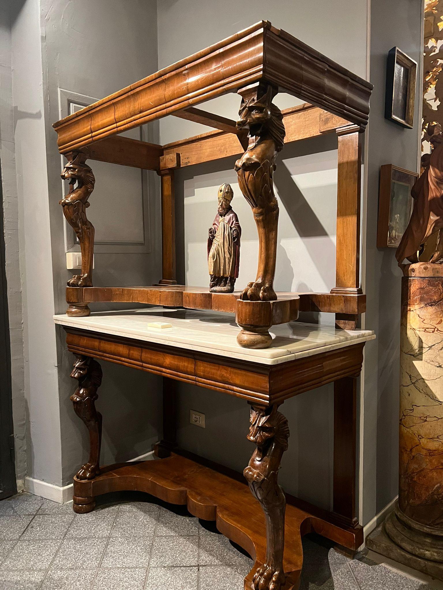 18th Century Pair Of Consoles In Walnut Wood In Good Condition In Firenze, IT