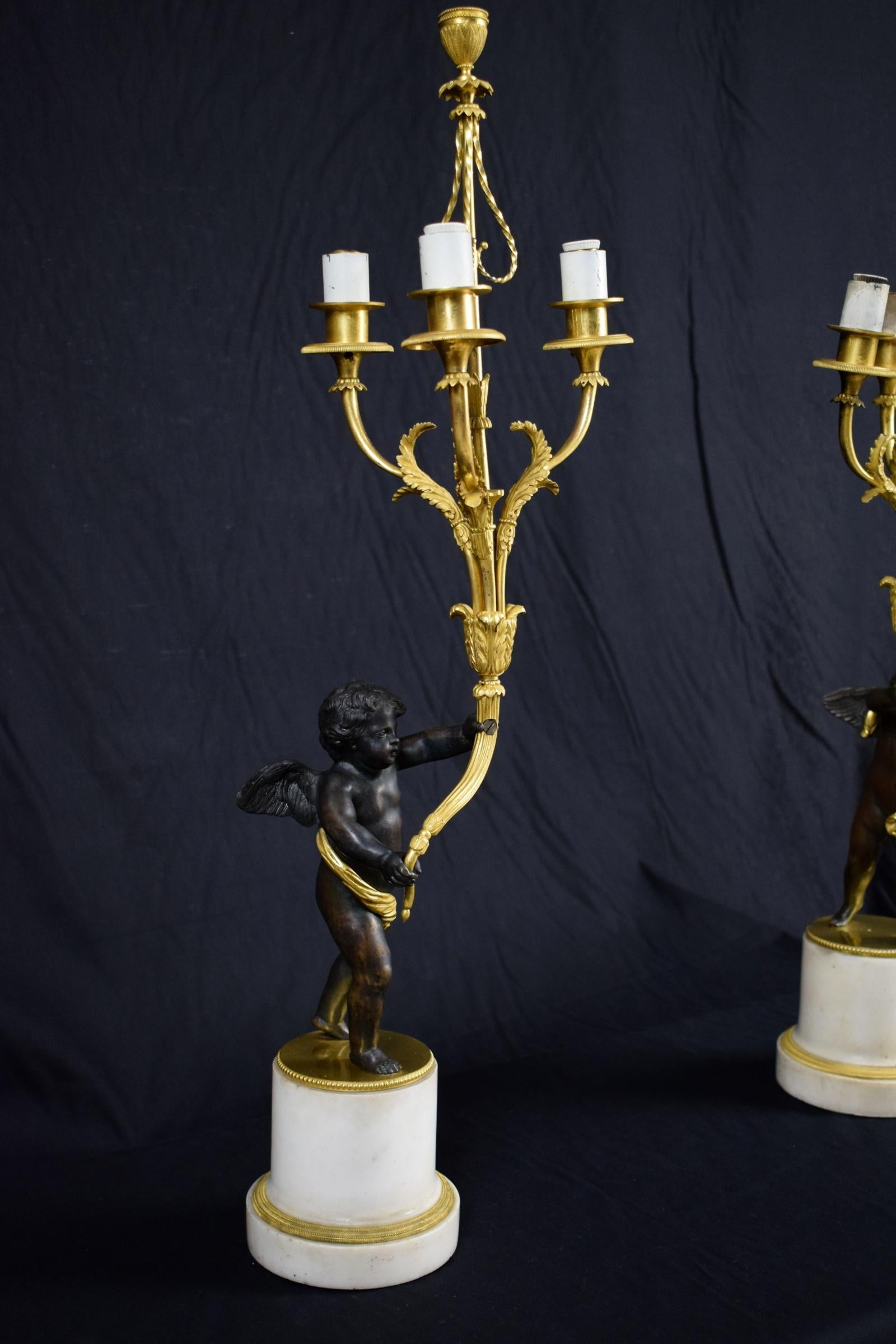 18th Century, Pair of French Gilded Bronze Candlesticks For Sale 1