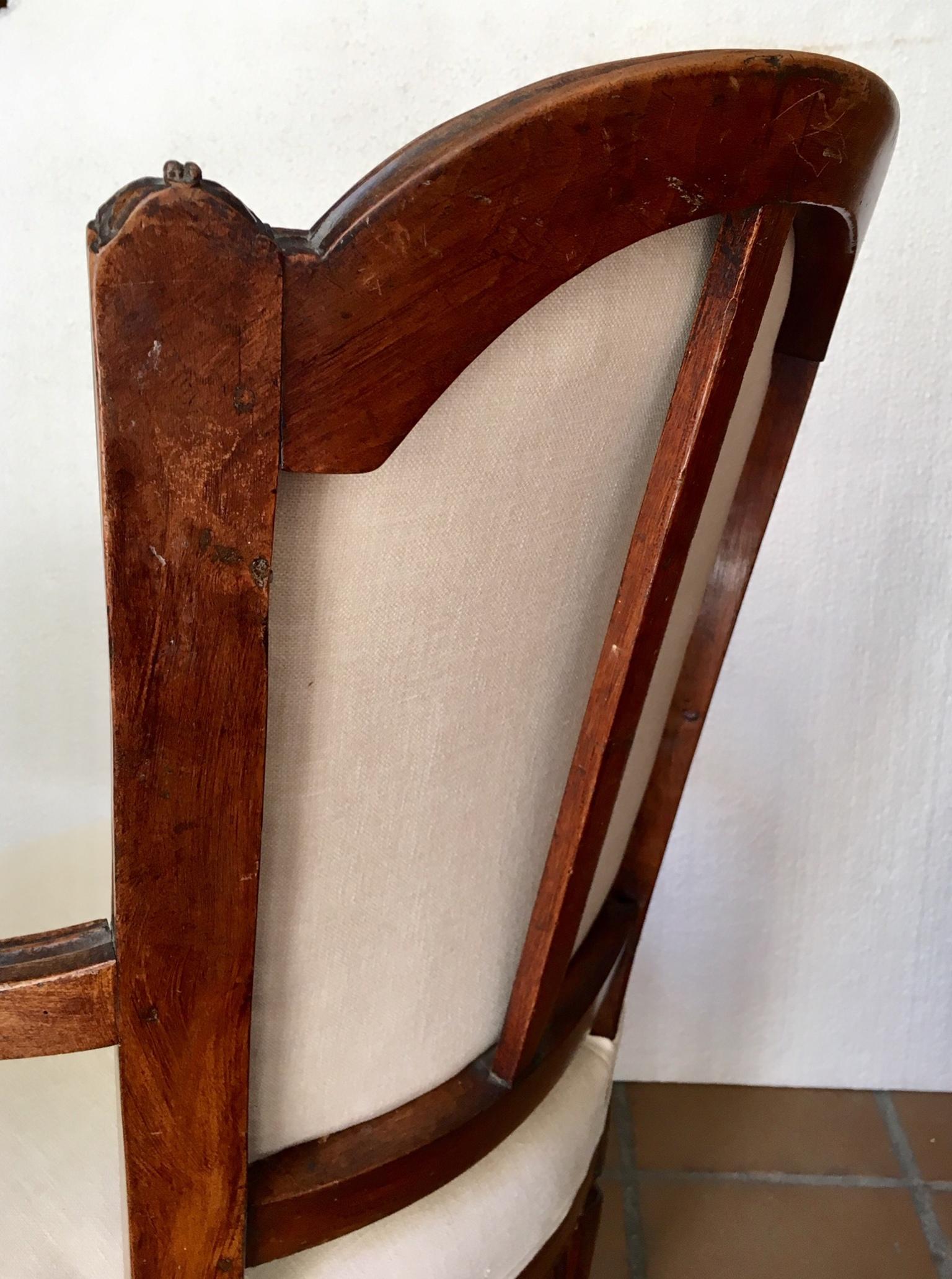 Paire de fauteuils Louis XVI du XVIIIe siècle en vente 5