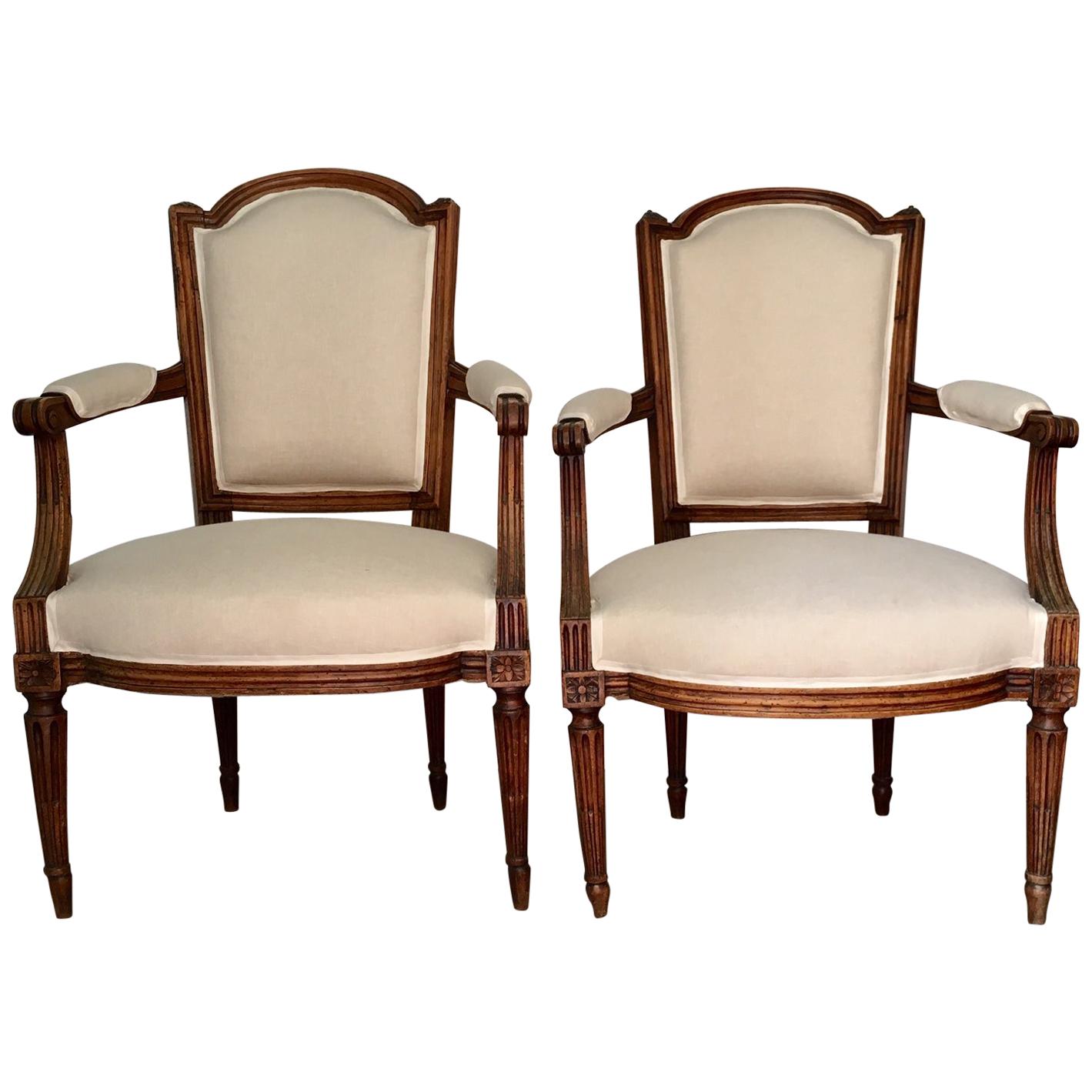 Paar französische Louis-XVI-Fauteuils oder Sessel aus dem 18. Jahrhundert