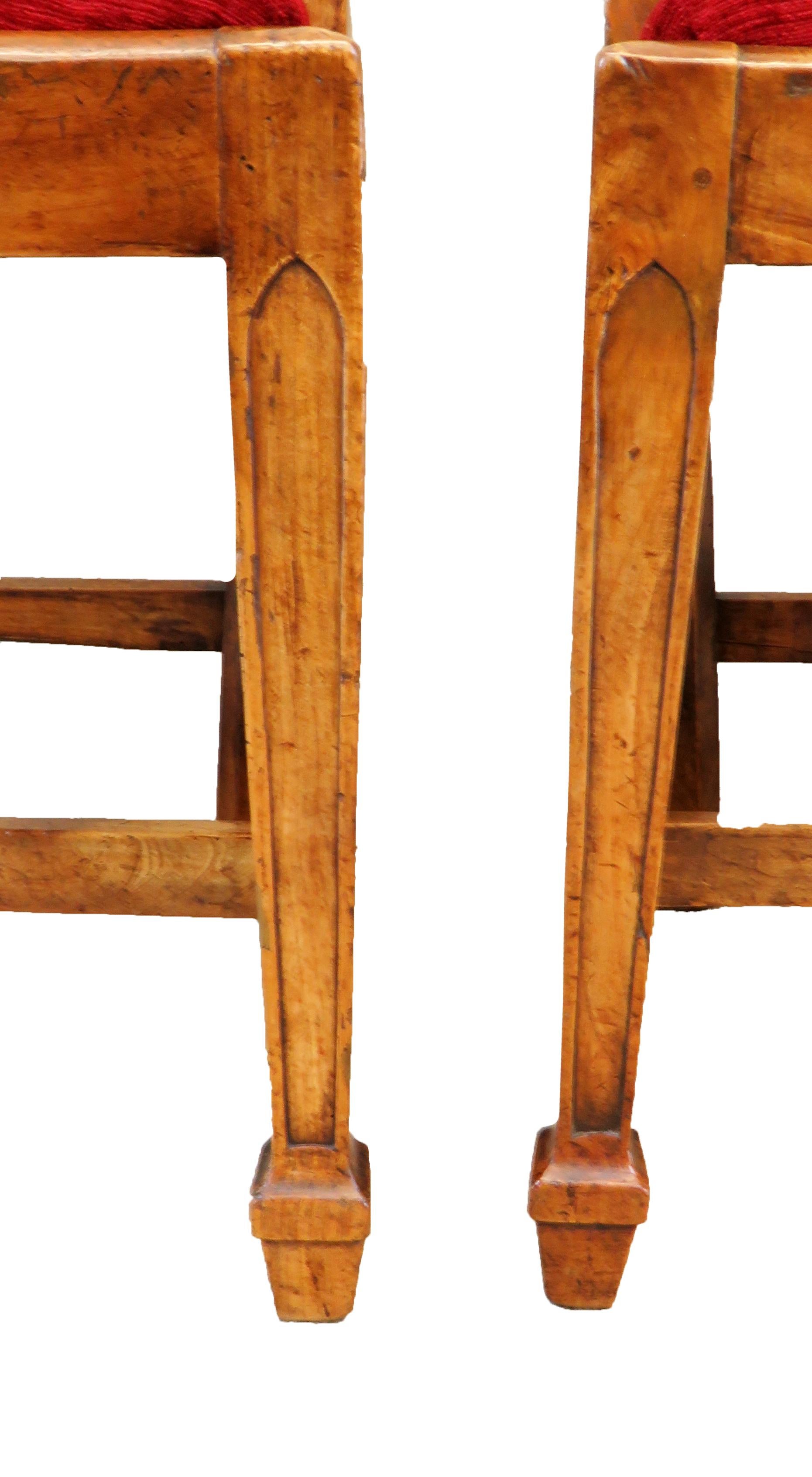 18th Century Pair of Fruitwood English Side Chairs In Good Condition In Bedfordshire, GB