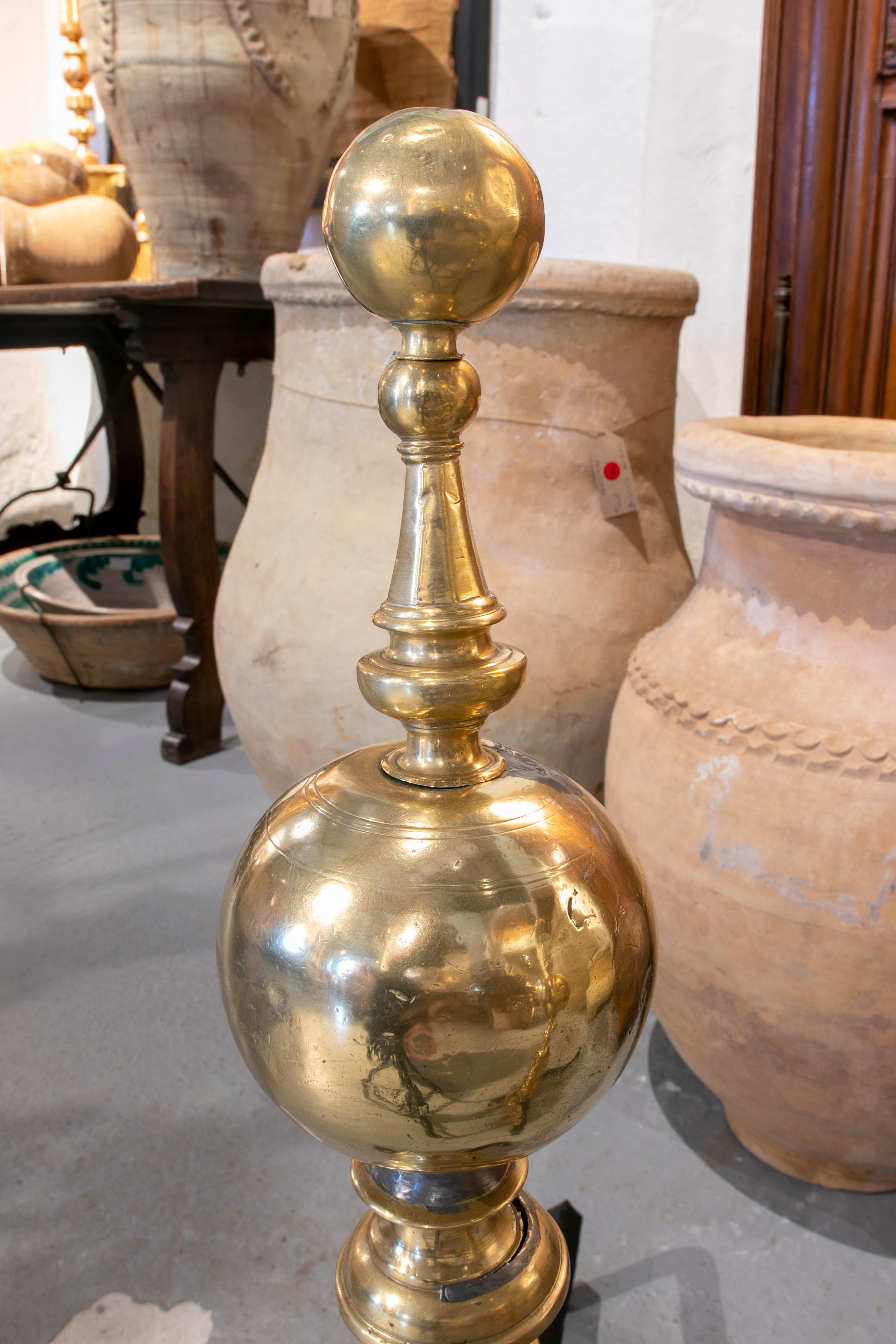 18th Century Pair of Gilded Bronze Moorings with Balls on Iron Feet For Sale 5