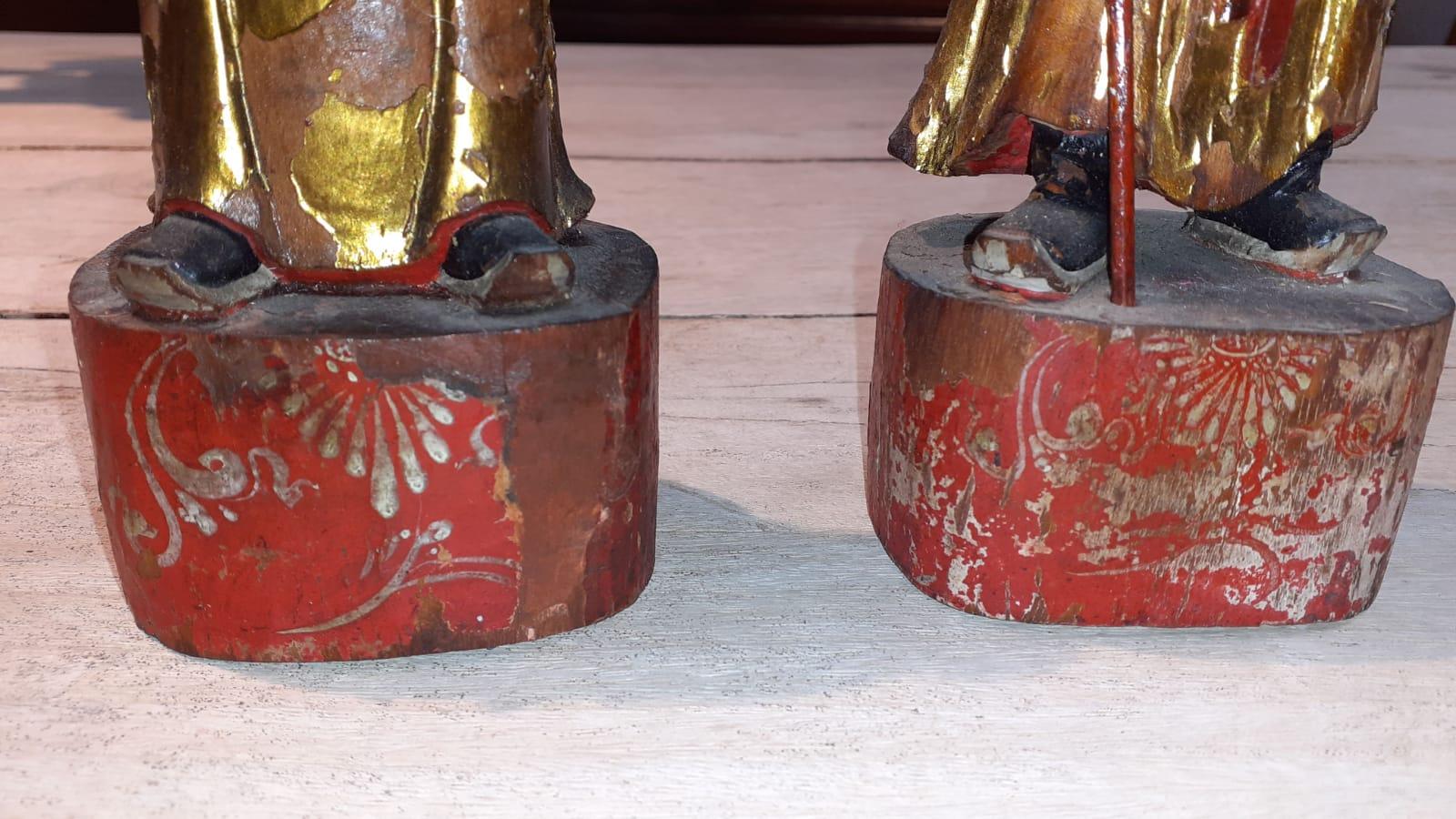 18th Century Pair of Gilded Hand Carved Wooden Buddhist Monks 7
